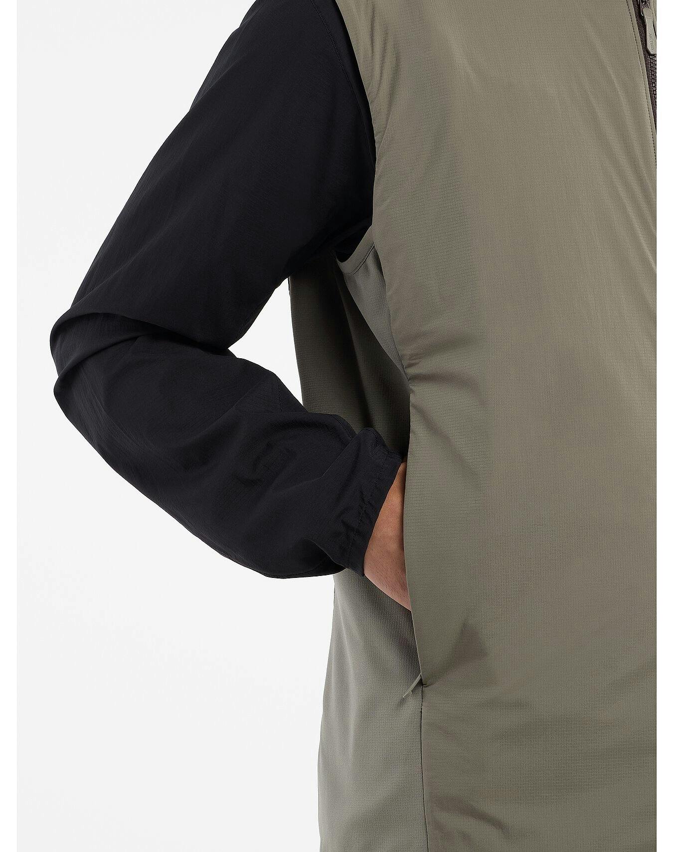 Atom LT Vest Forage Pocket Detail