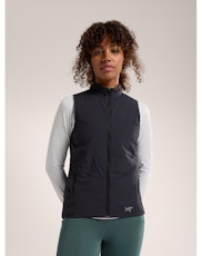 https://images-dynamic-arcteryx.imgix.net/details/1350x1710/F23-X000007212-Norvan-Insulated-Vest-Black-Women-s-Front-View.jpg?auto=format%2Ccompress&q=75&ratio=square&fit=fill&fillColor=white&ixlib=react-9.7.0&h=230&w=230