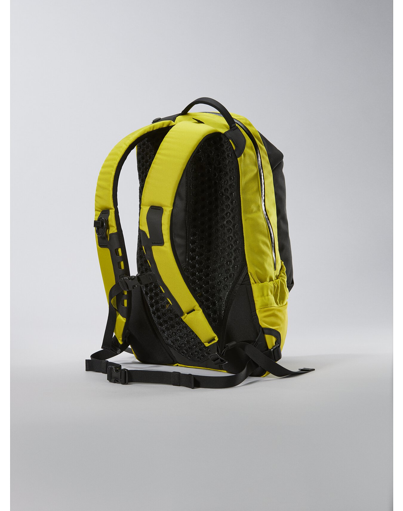 Arro 16 Backpack