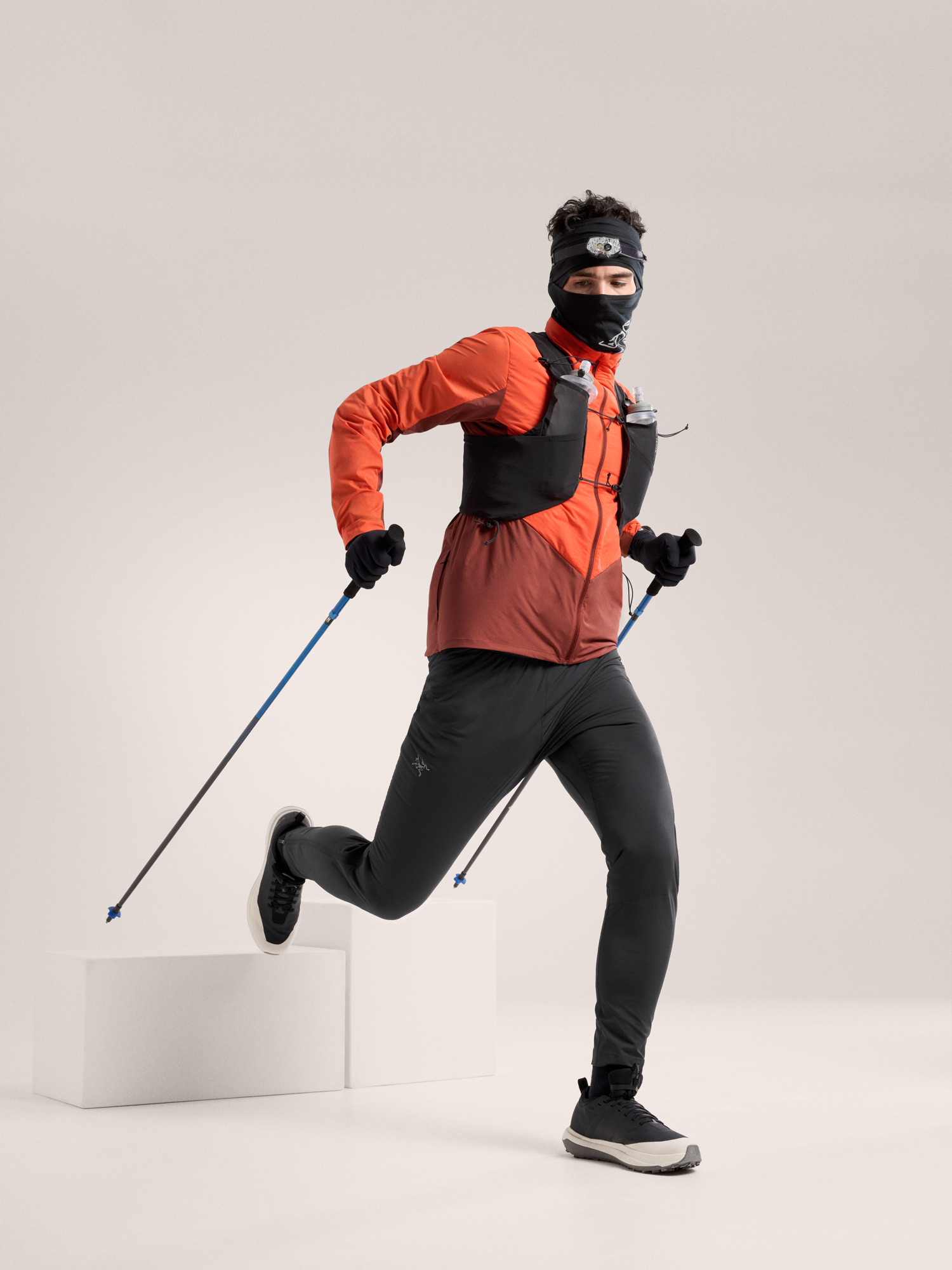 Norvan Insulated Hoody Solaris / Sequoia Full Body