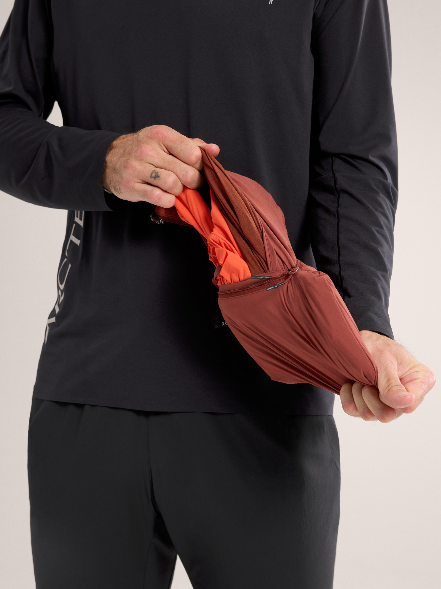 Norvan Insulated Hoody Solaris / Sequoia Packed