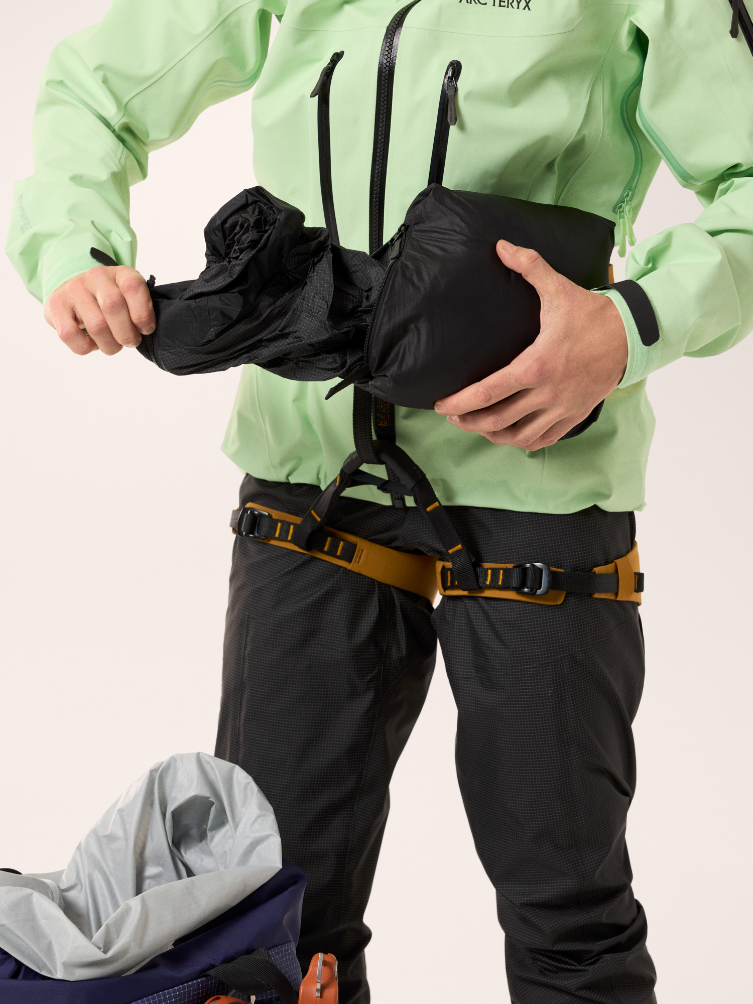 Nuclei Pant Women's Black Detail 1