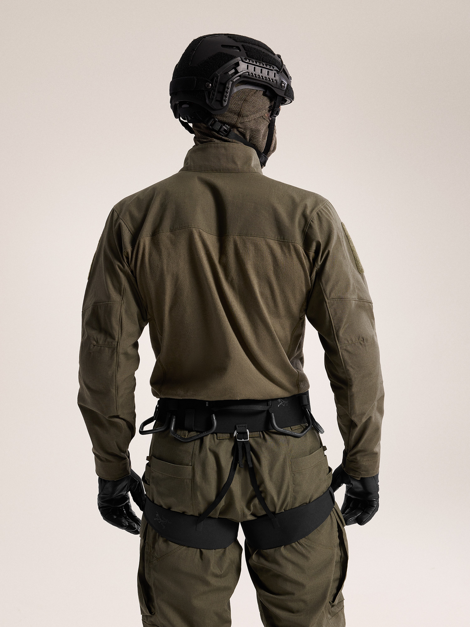 AR-395a Harness Black/LEAF Back View