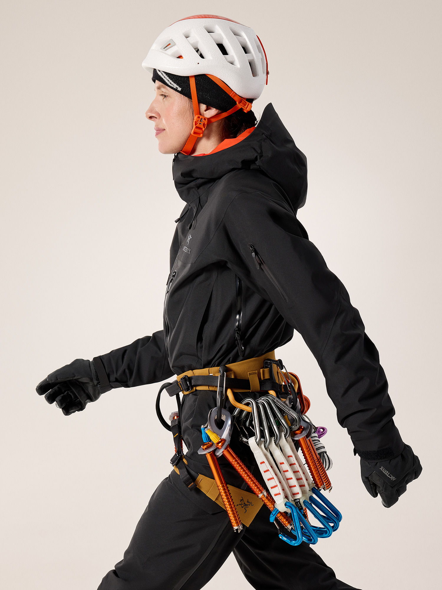 AR 385a Harness Women's Yukon/Amaranthus/Edziza Side View