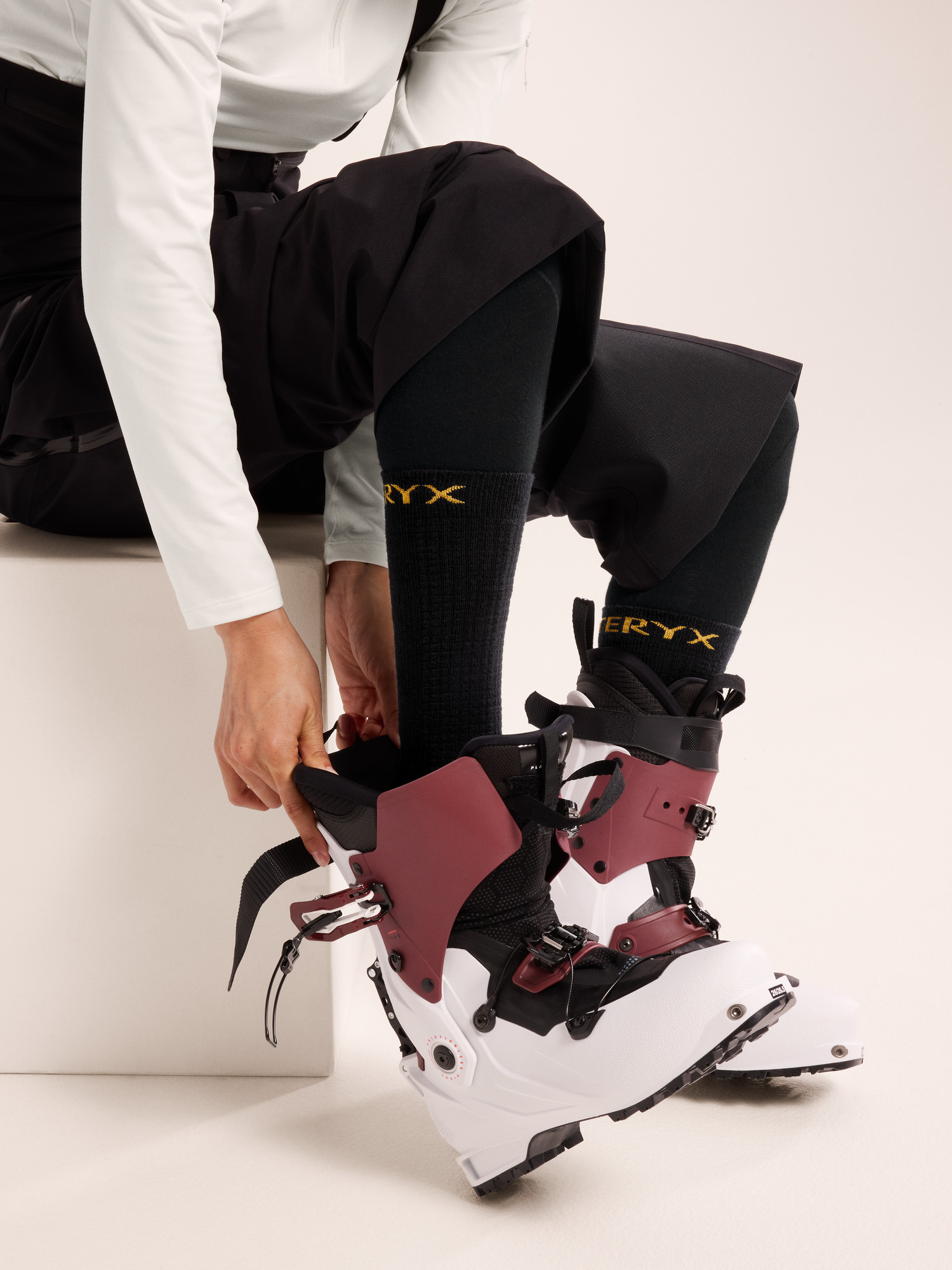 Merino Wool Ski Sock Black Detail 1