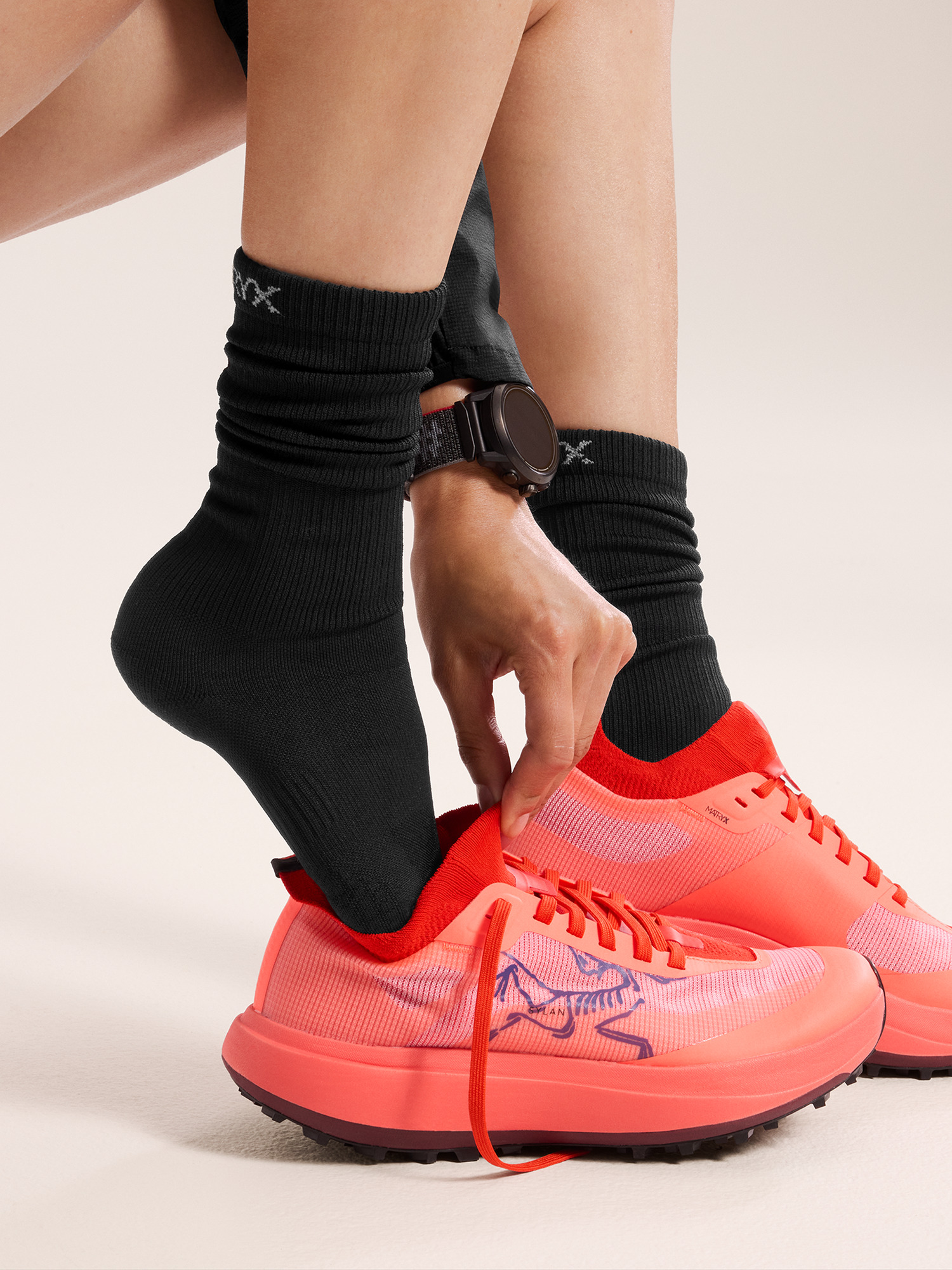 Synthetic Ultralightweight Mid Sock Black Detail 1