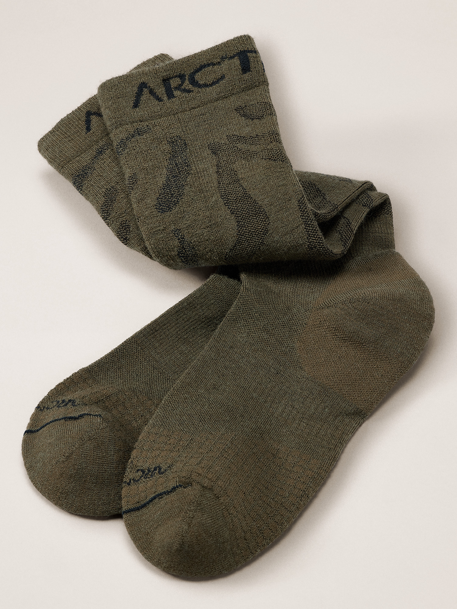 Merino Wool Grotto Ski Sock Tatsu / Black Fabric Detail