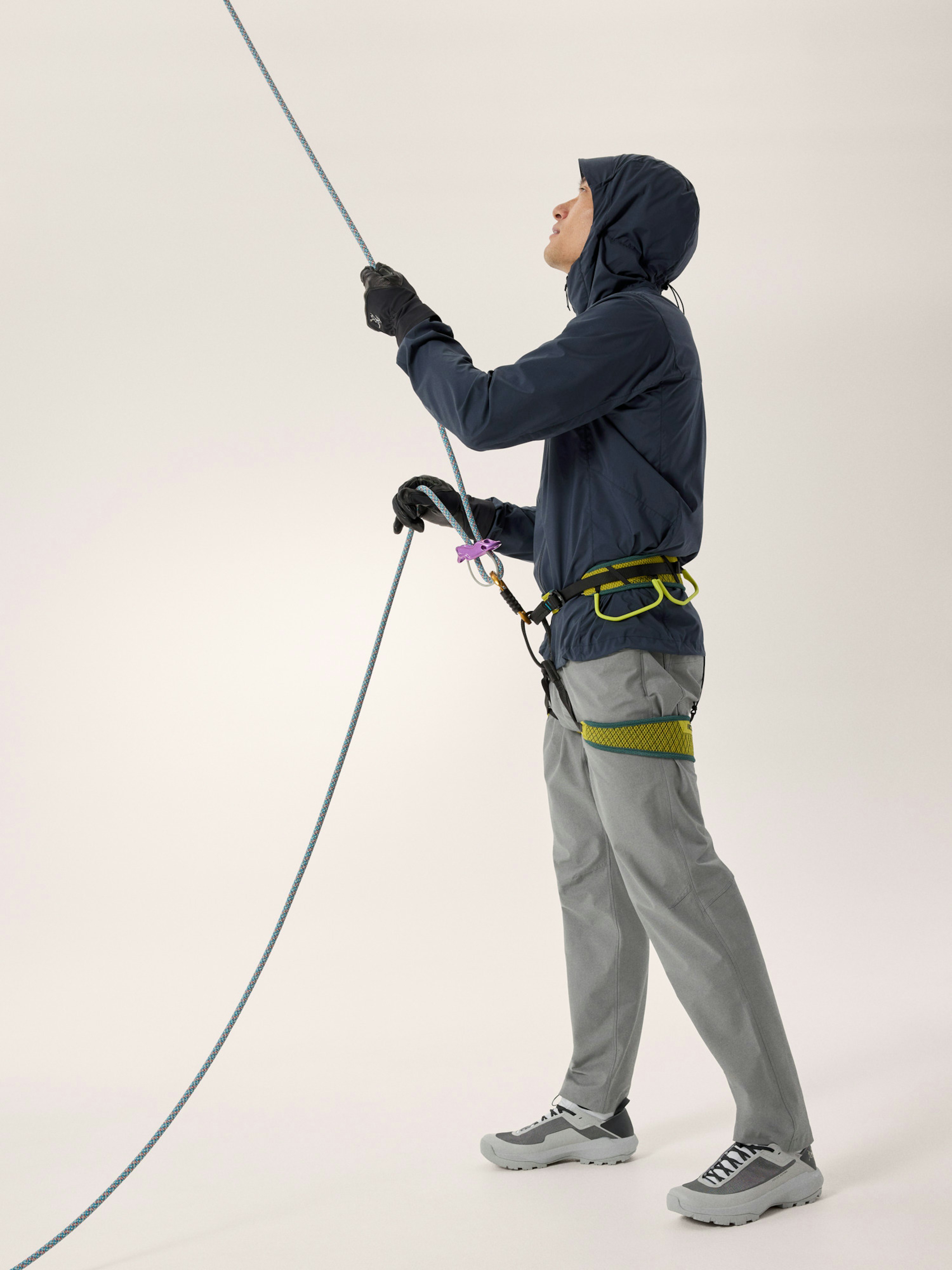 Squamish Hoody Black Sapphire Full Body