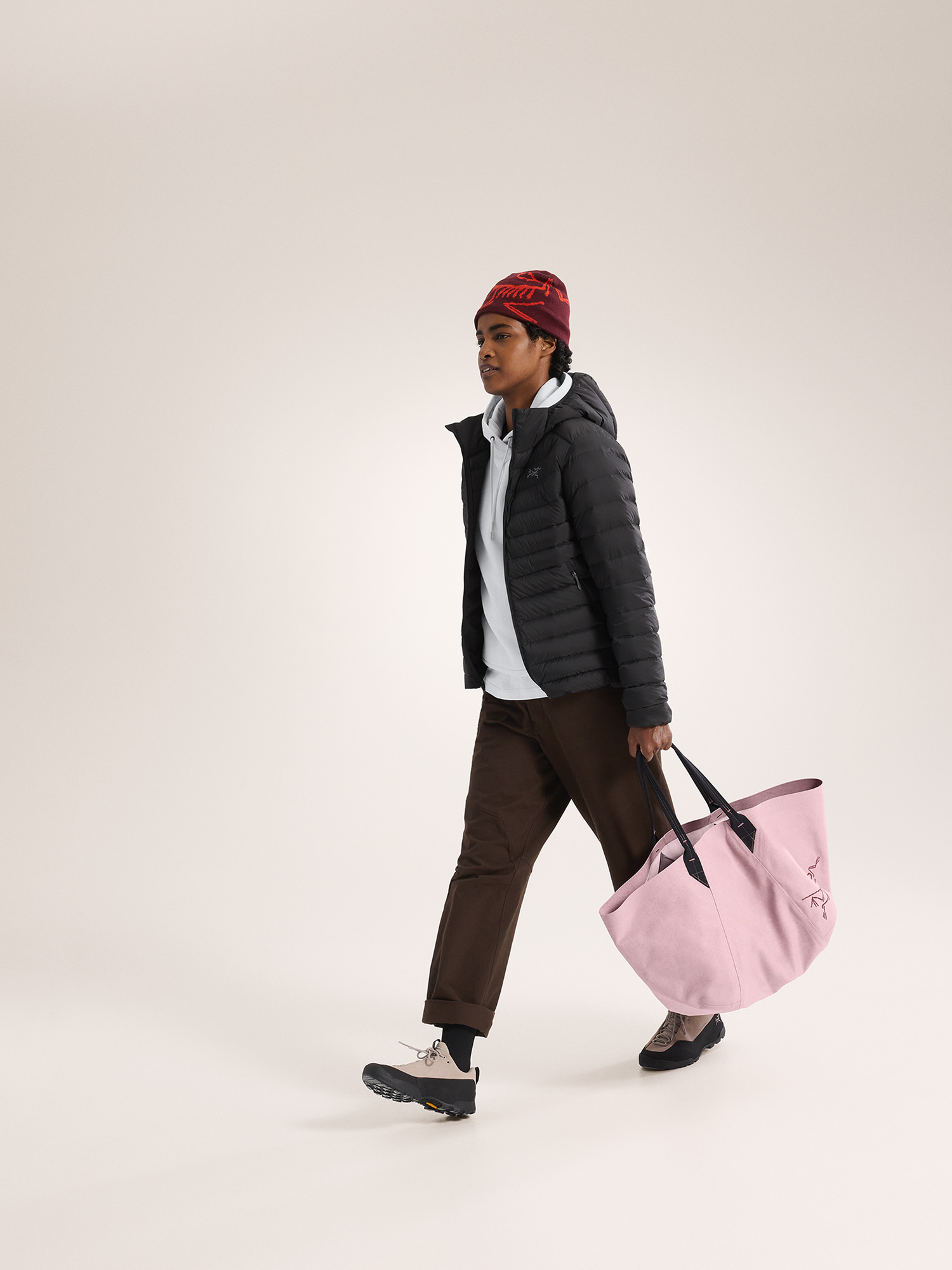 Carrier 45 Gear Tote Bliss Full Body