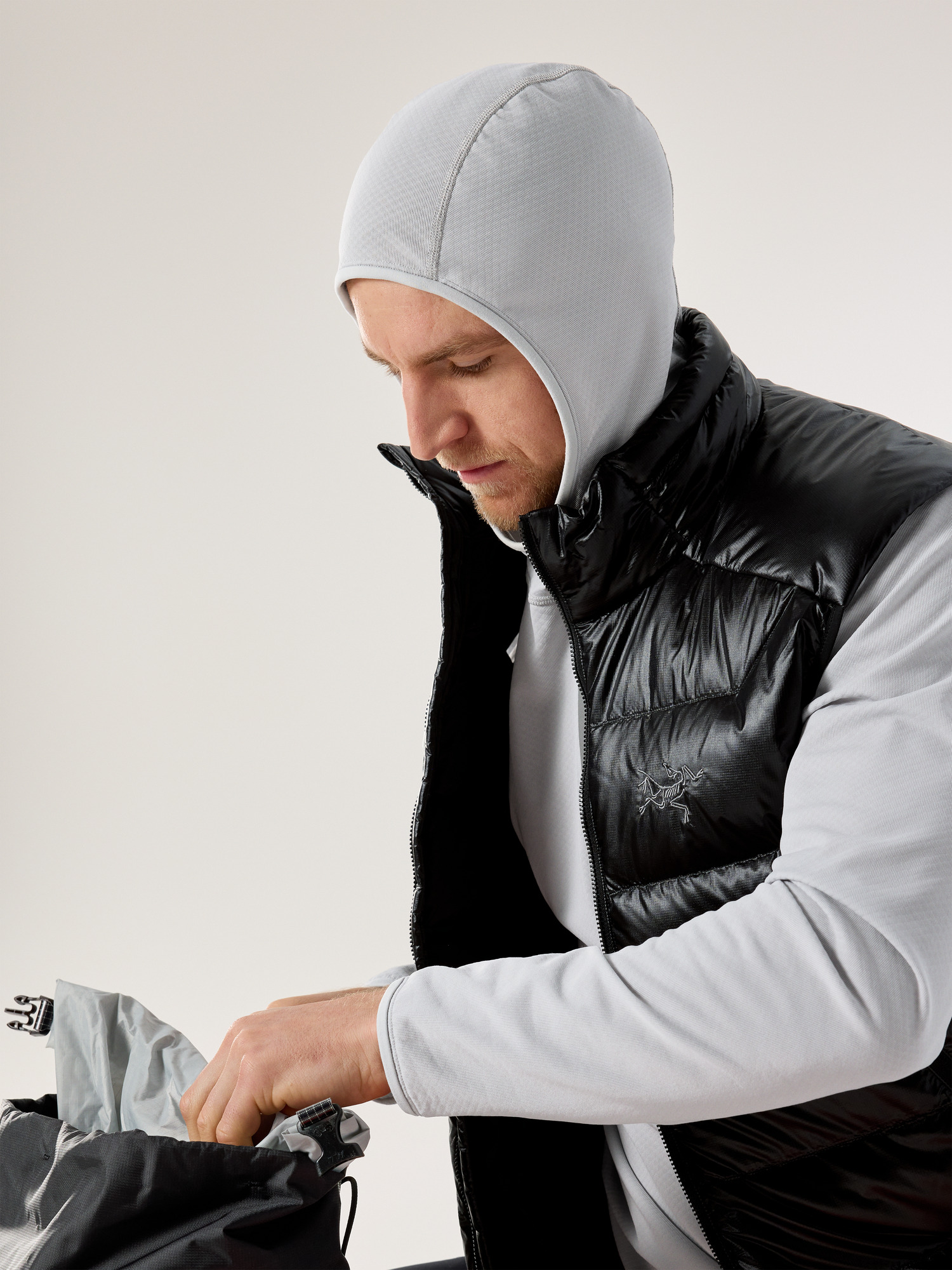 Delta Pullover Hoody Solitude/Void Hood Up