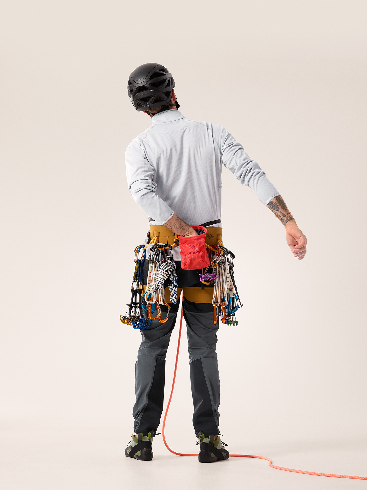 Ion Lightweight Chalk Bag Dynasty Full Body