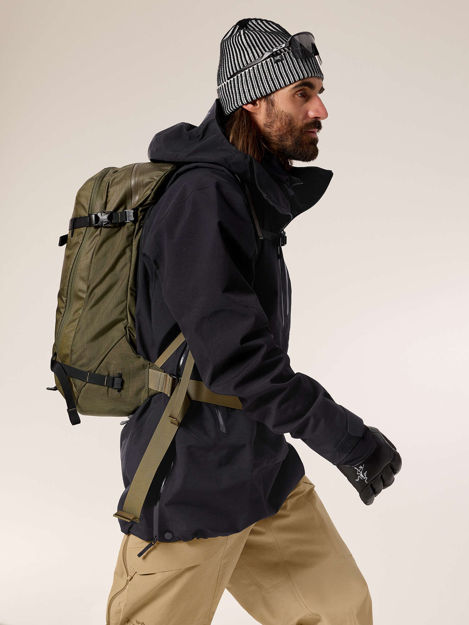 Quintic 28 Backpack Tatsu Side View