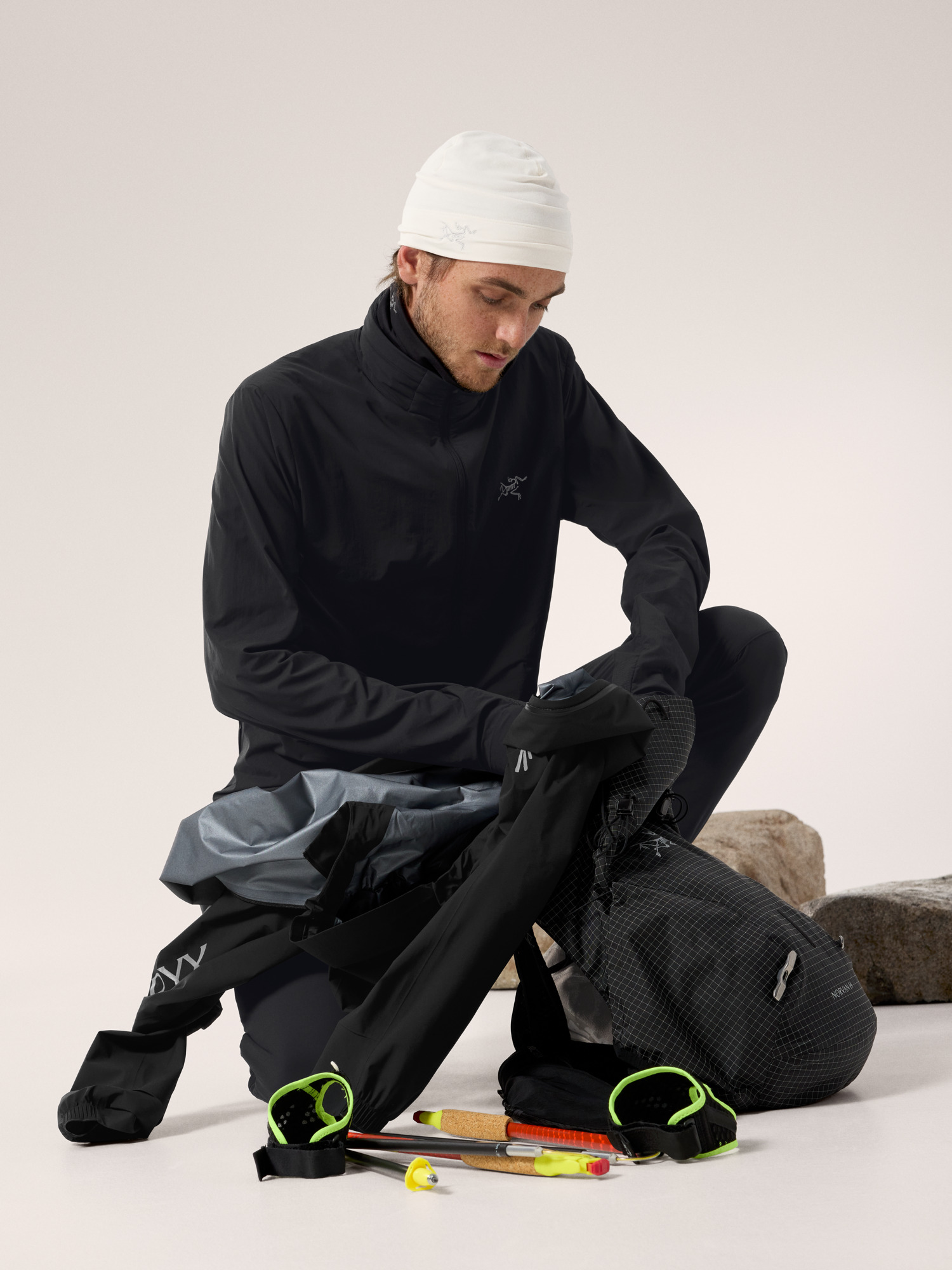 Norvan Insulated Hoody Black Hover