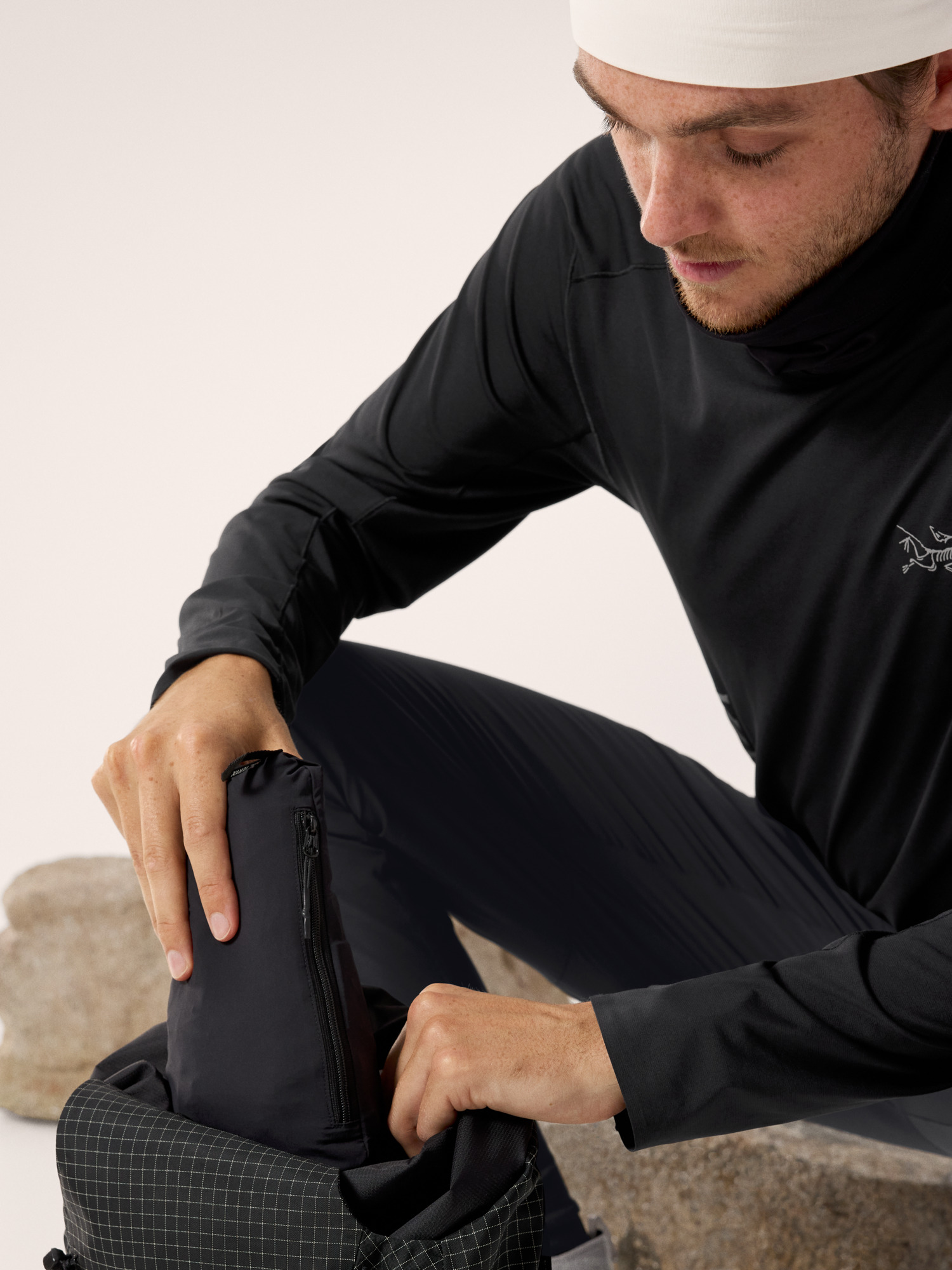 Norvan Insulated Hoody Black Packed