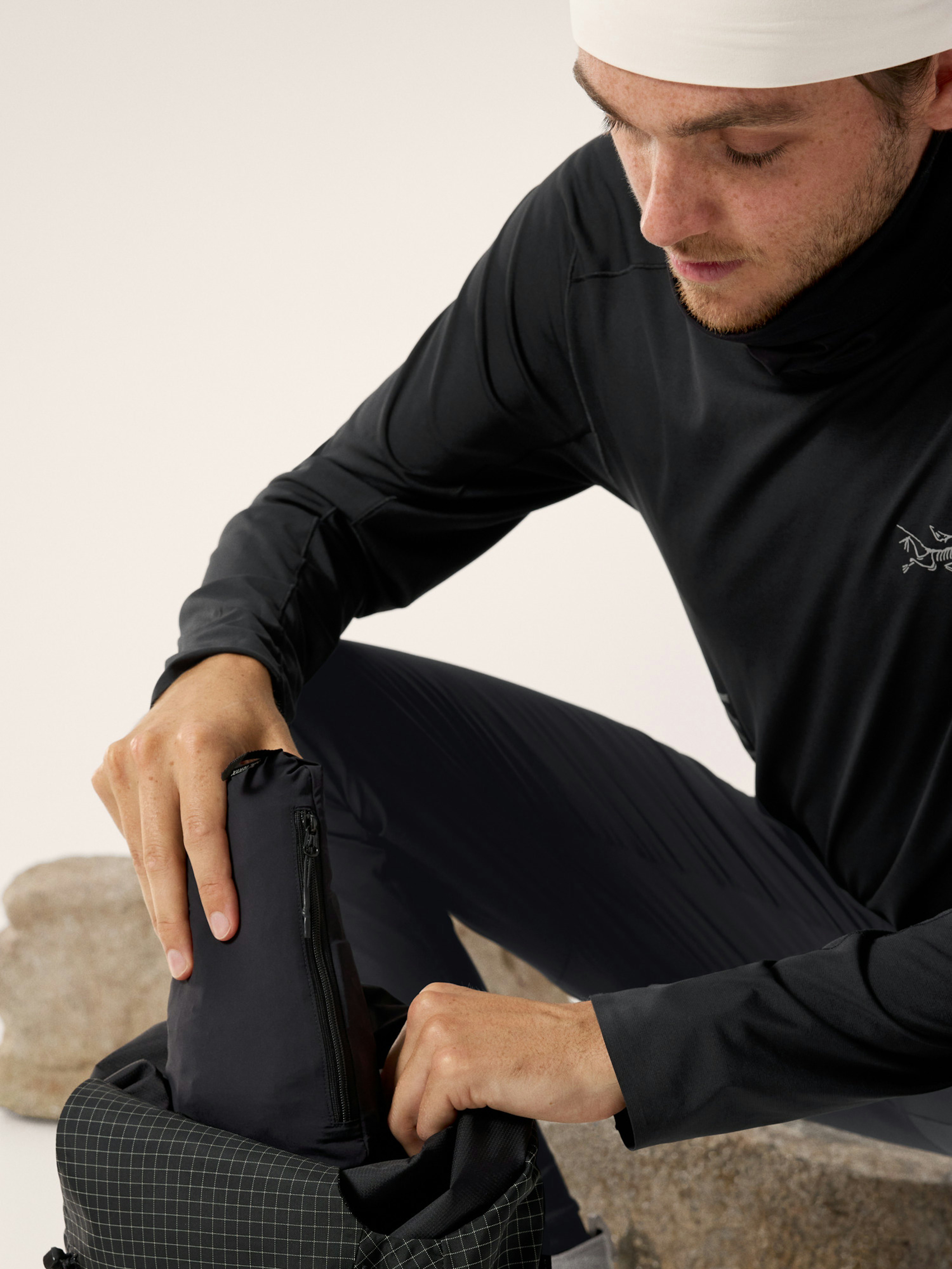 Norvan Insulated Hoody Black Packed