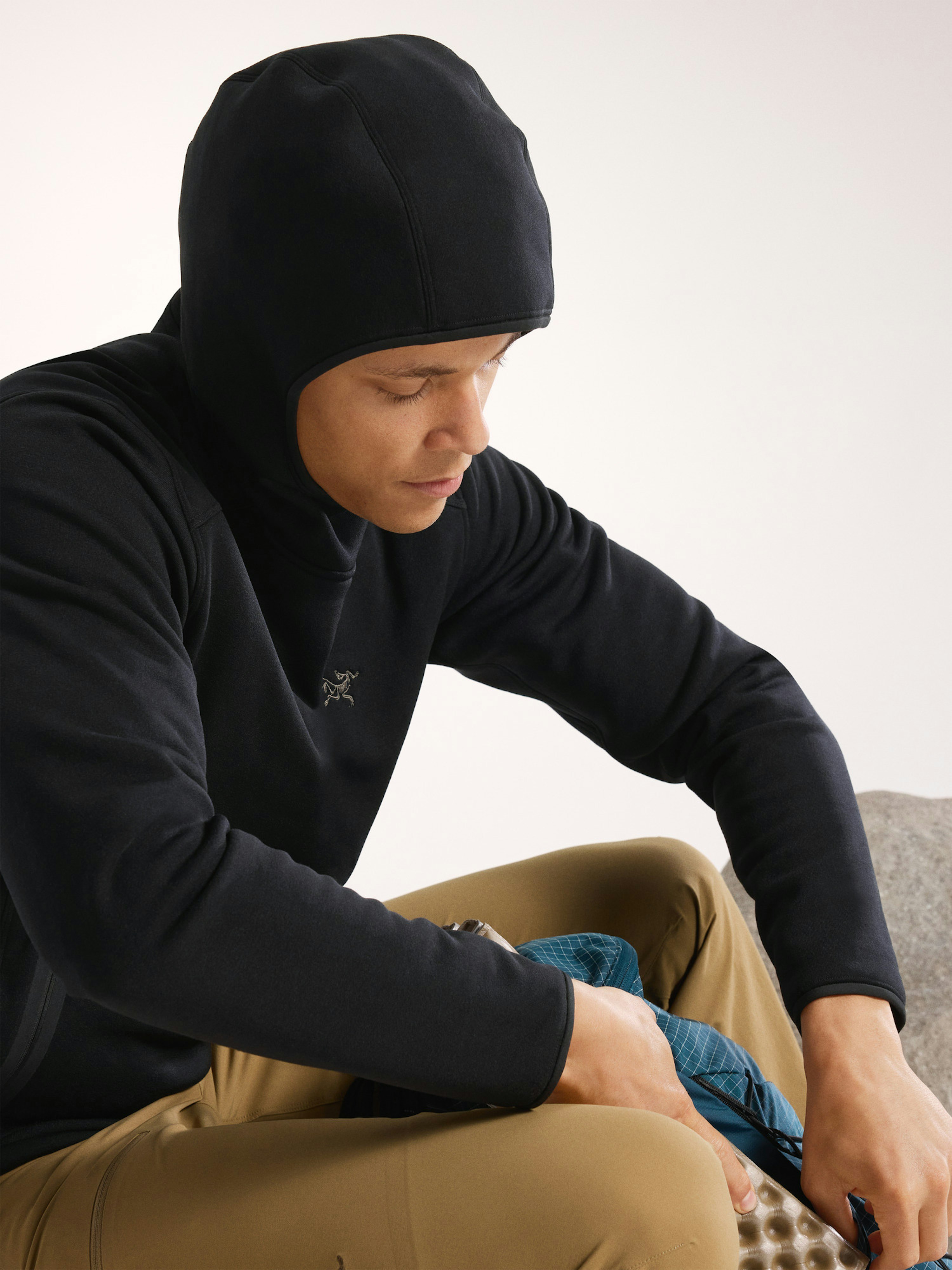 Kyanite Pullover Hoody Black Hood