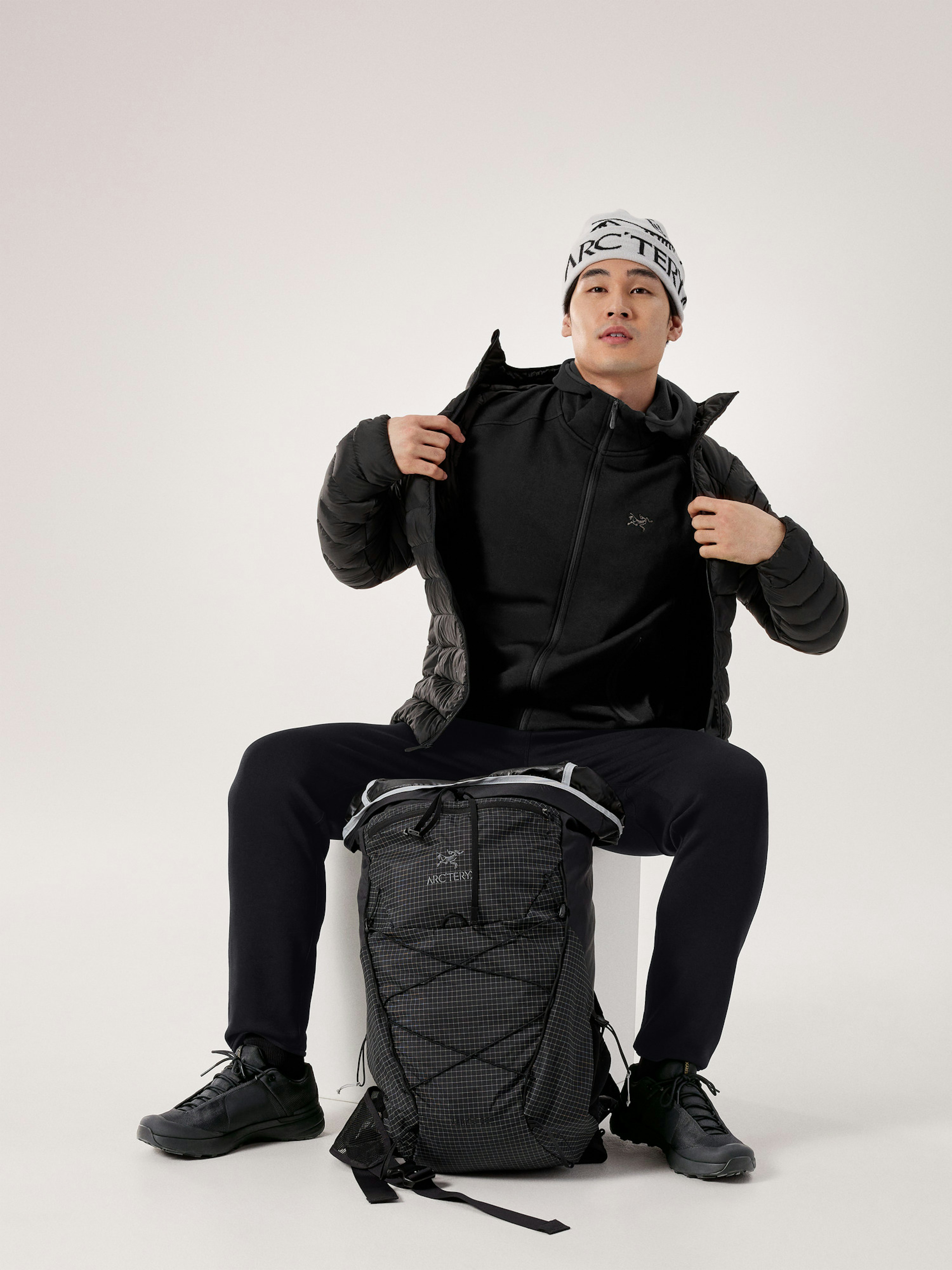 Kyanite Hoody Black Full Body
