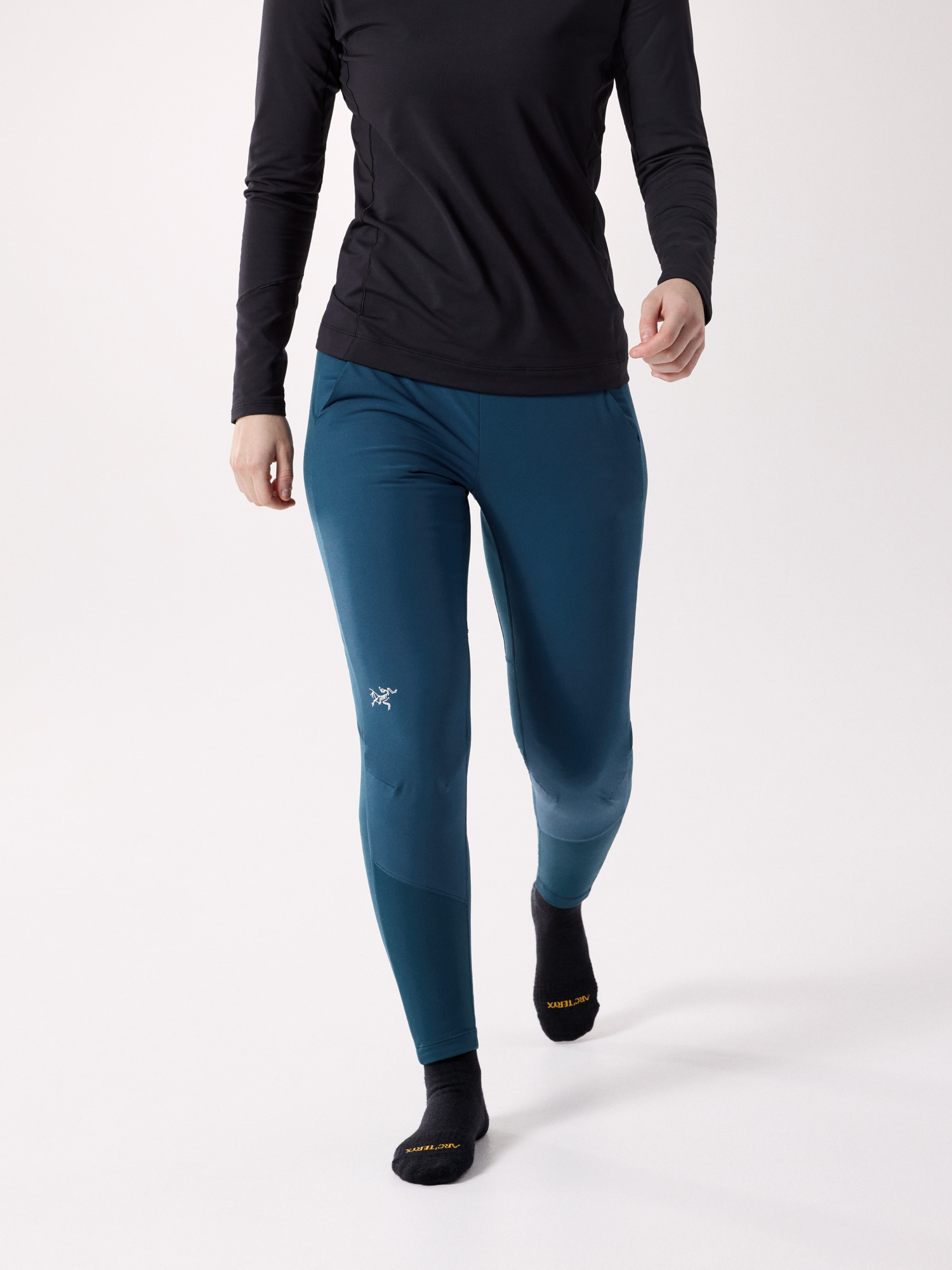 Rho Hybrid Insulated Bottom Women's Nightscape Front View