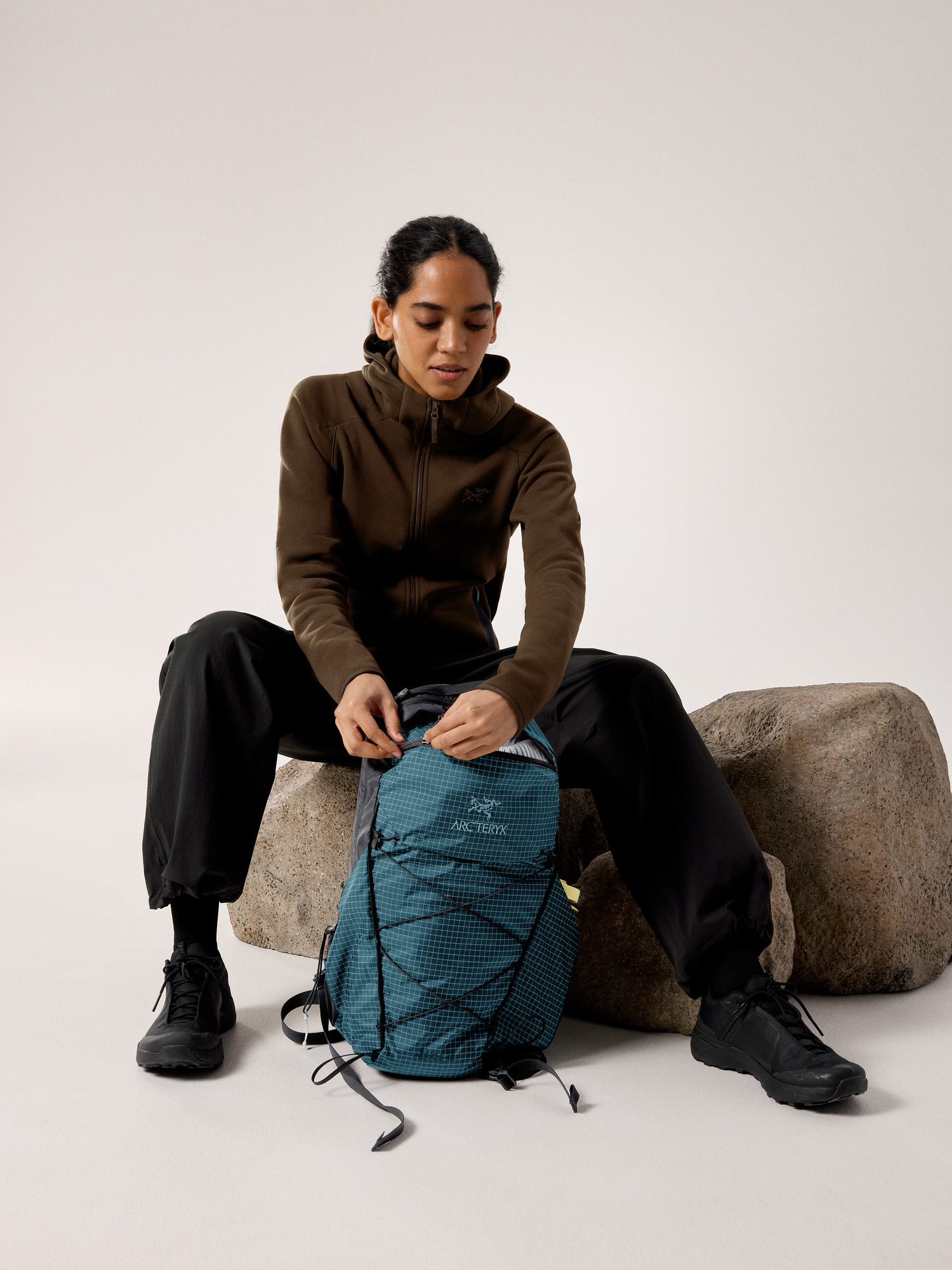 Kyanite Hoody Women's Carob Full Body