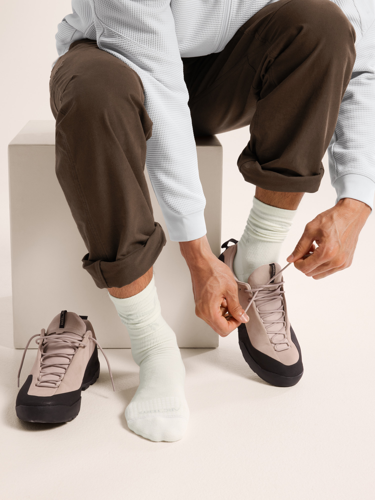 Merino Wool Mid Bird Sock White/Pearl Gray Full Body View