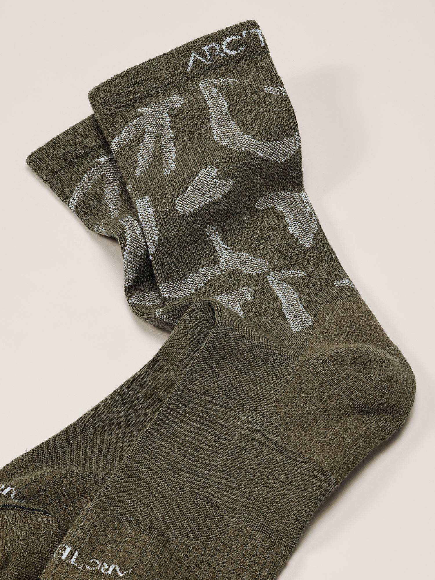Merino Wool Grotto Mid Sock Tatsu / White Fabric Detail