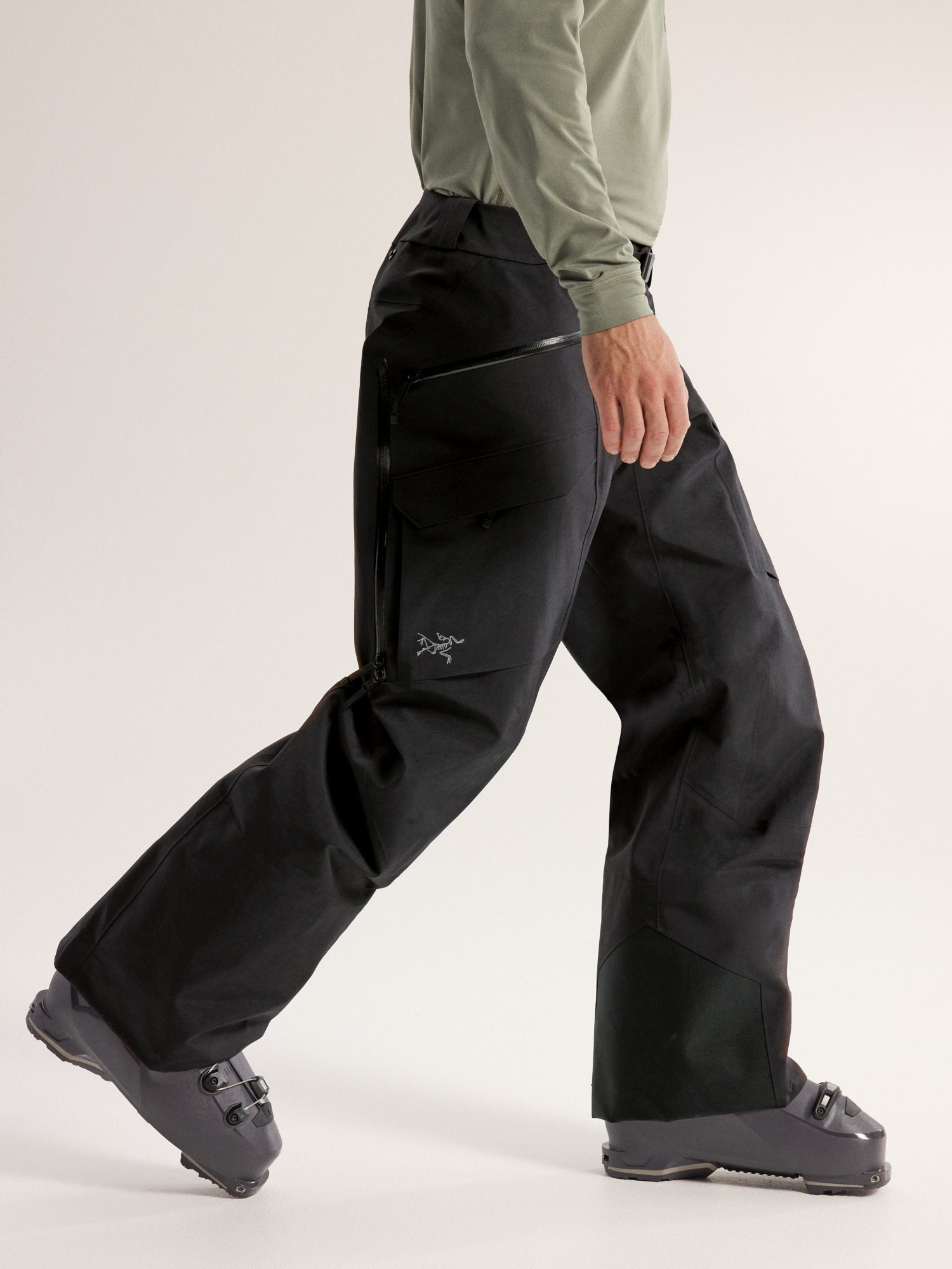 Sabre Relaxed Pant Black Side View