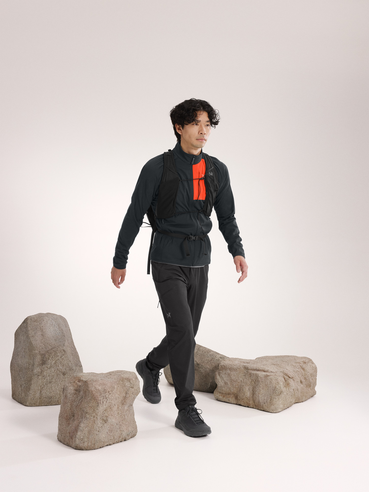 Delta Jacket Black/Dynasty Full Body