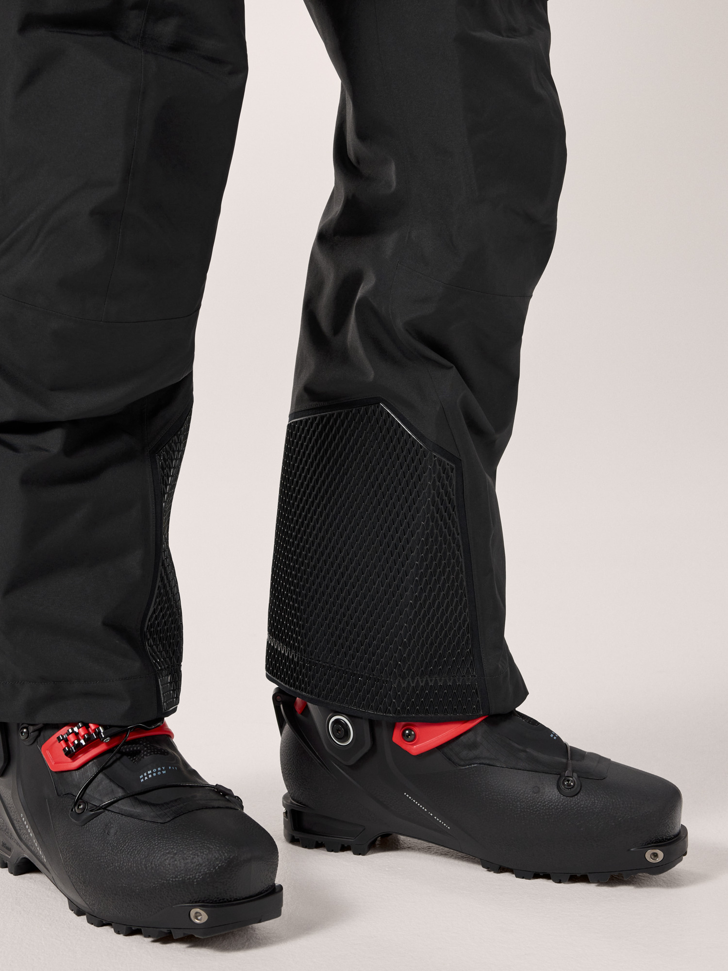 Ski Guide Pant Black Detail 1