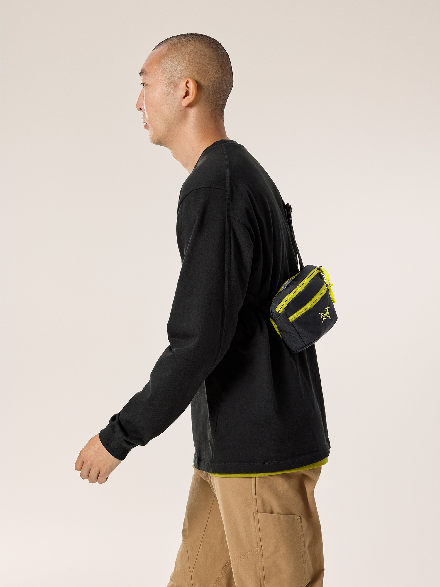 Mantis 1 Waist Pack Black / Olive Moss Side View