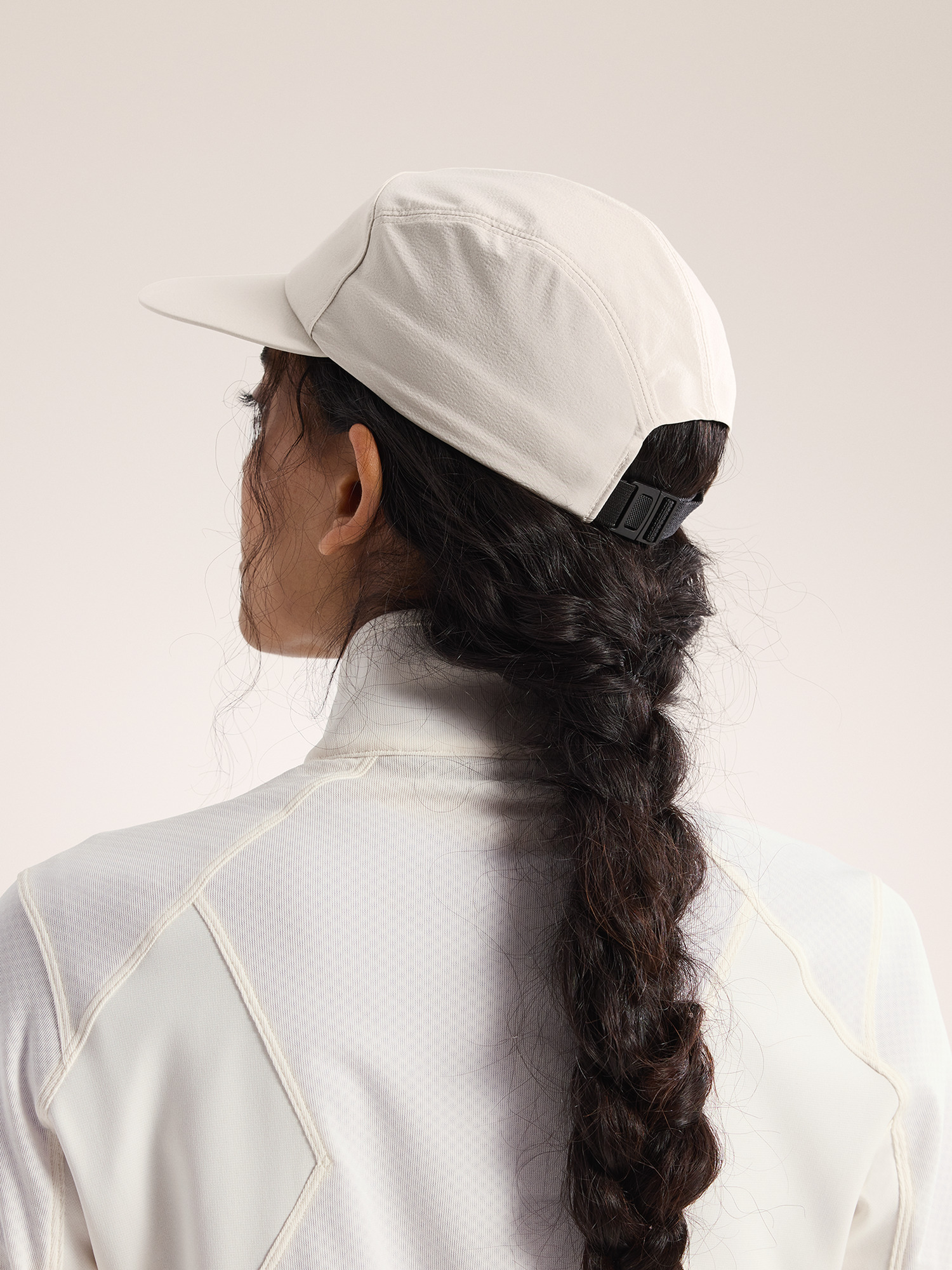 Gamma 5 Panel Cap Rune / Black Back View