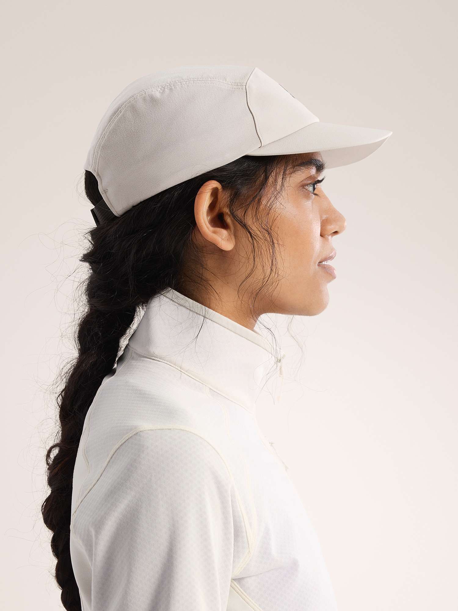 Gamma 5 Panel Cap Rune / Black Side View