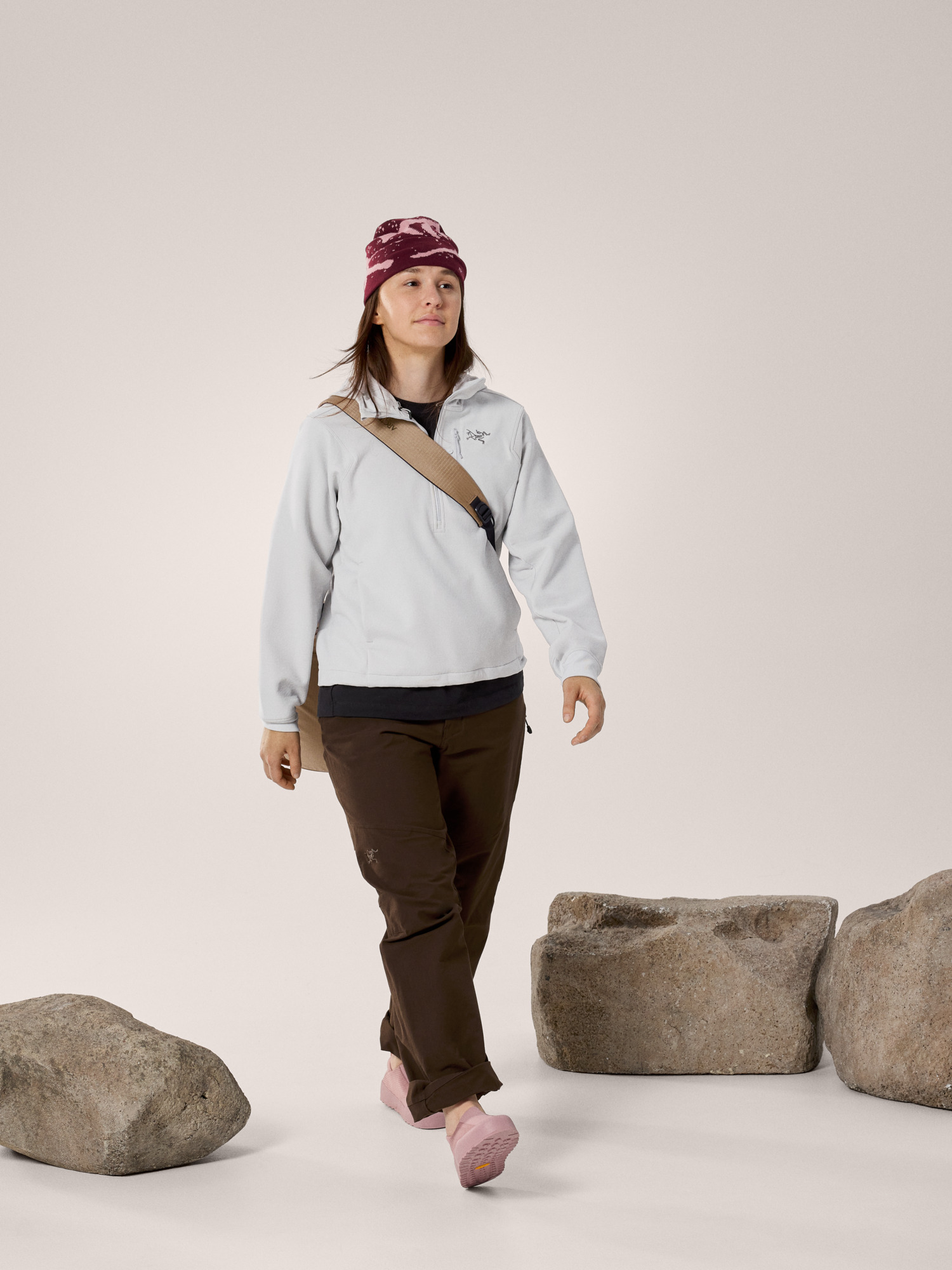 Aestas Pullover Hoody Women's Solitude Full Body