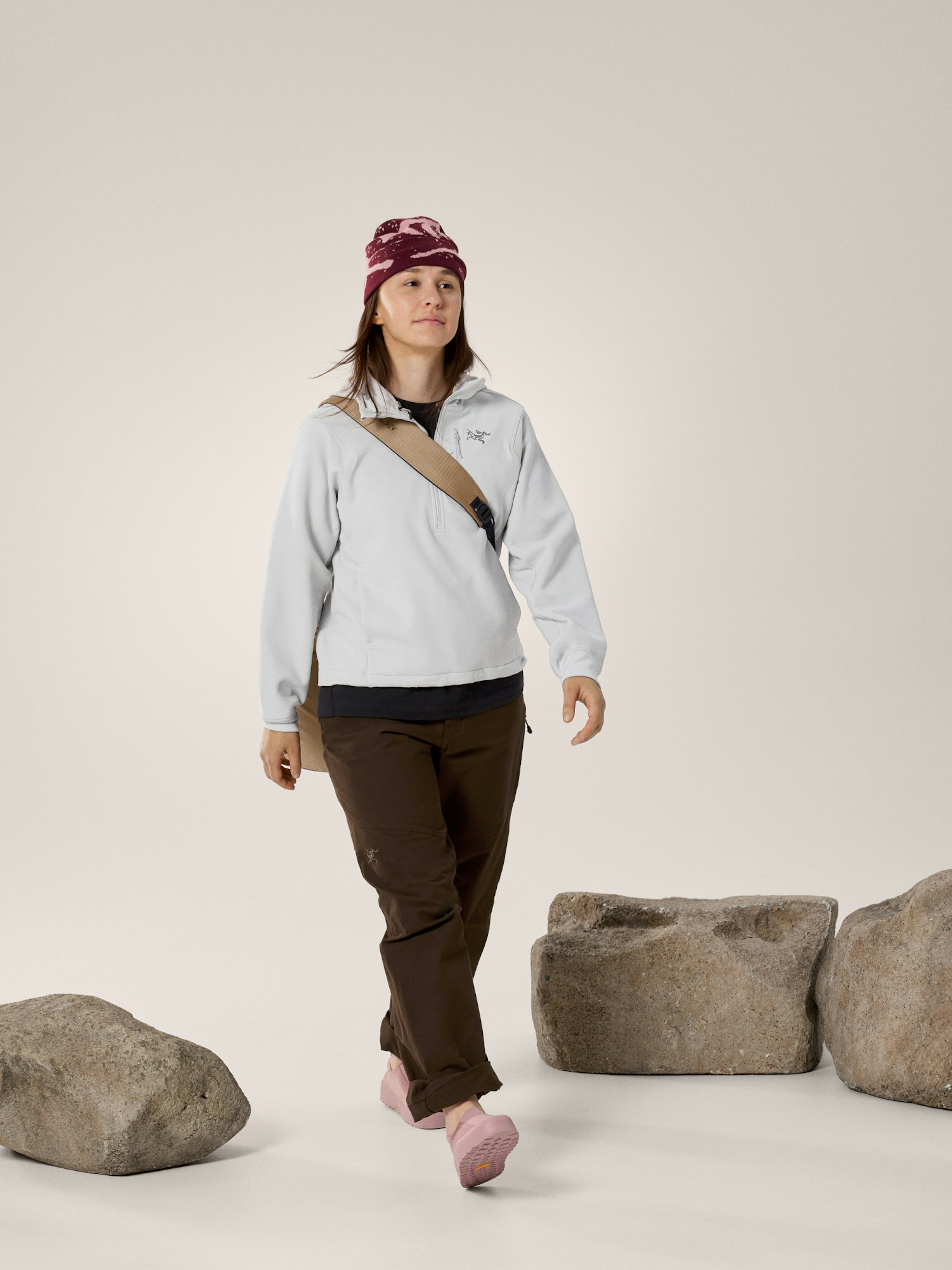 Aestas Pullover Hoody Women's Solitude Full Body