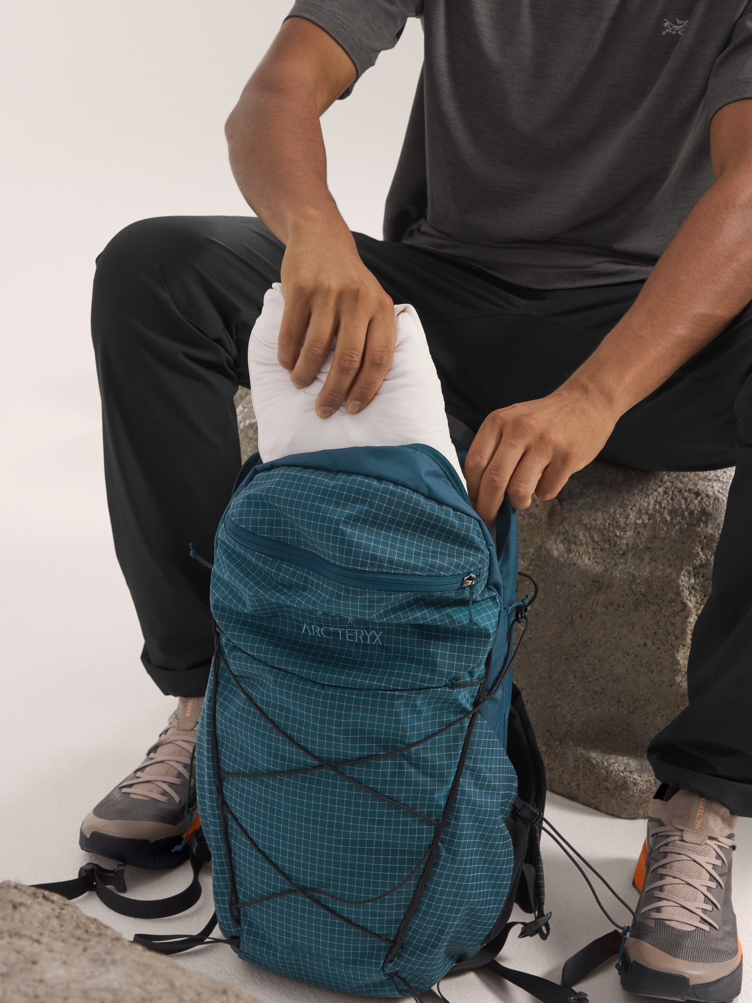 Atom SL Hoody Arctic Silk Packed