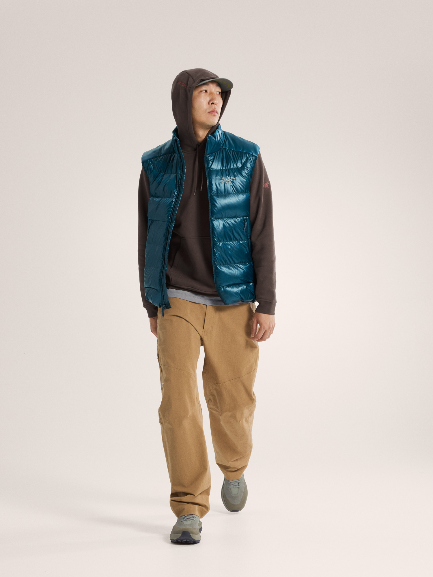 Emblem Fleece Hoody Carob Full Body