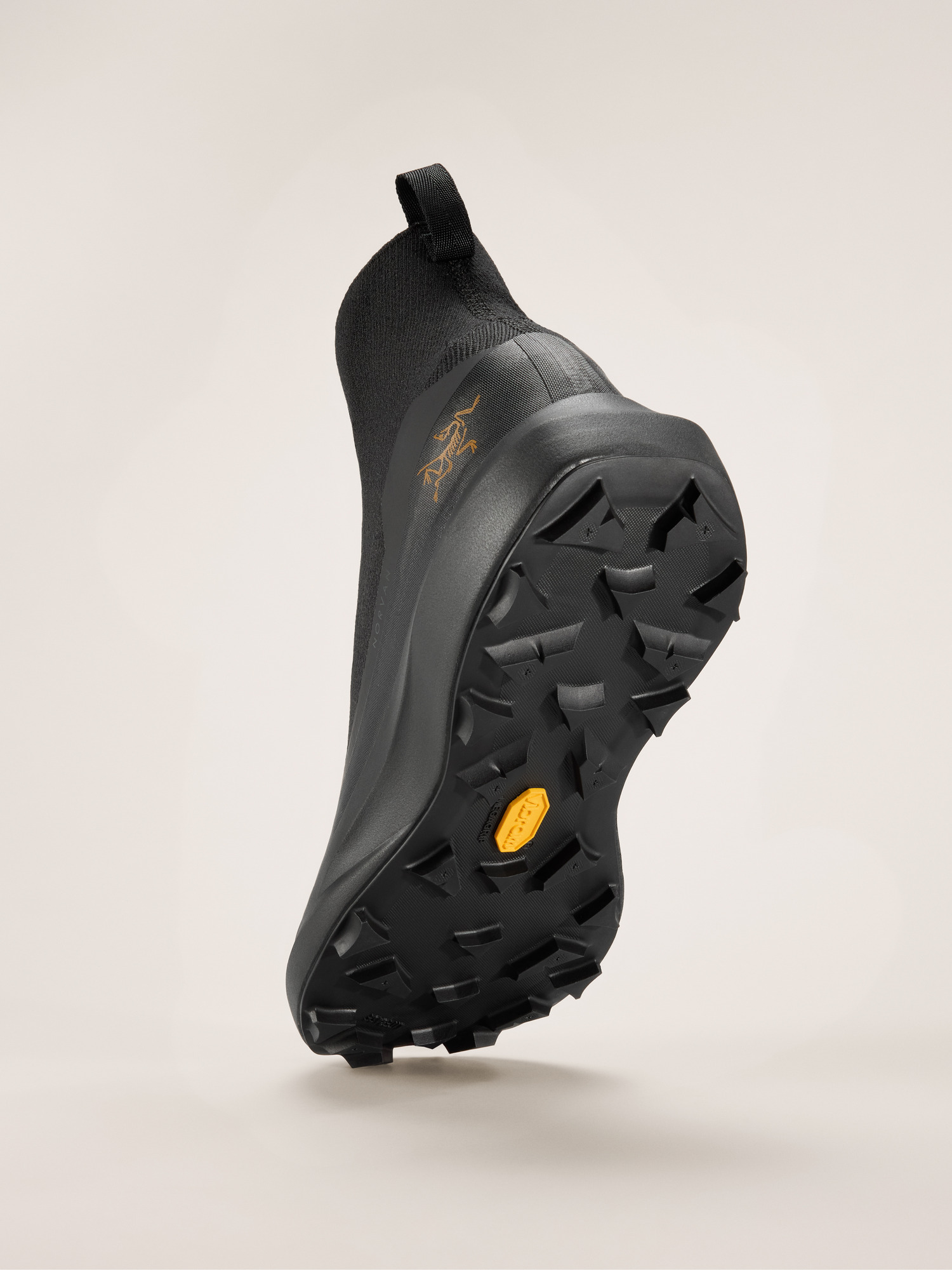 Norvan 4 Nivalis Shoe Black/Black Sole