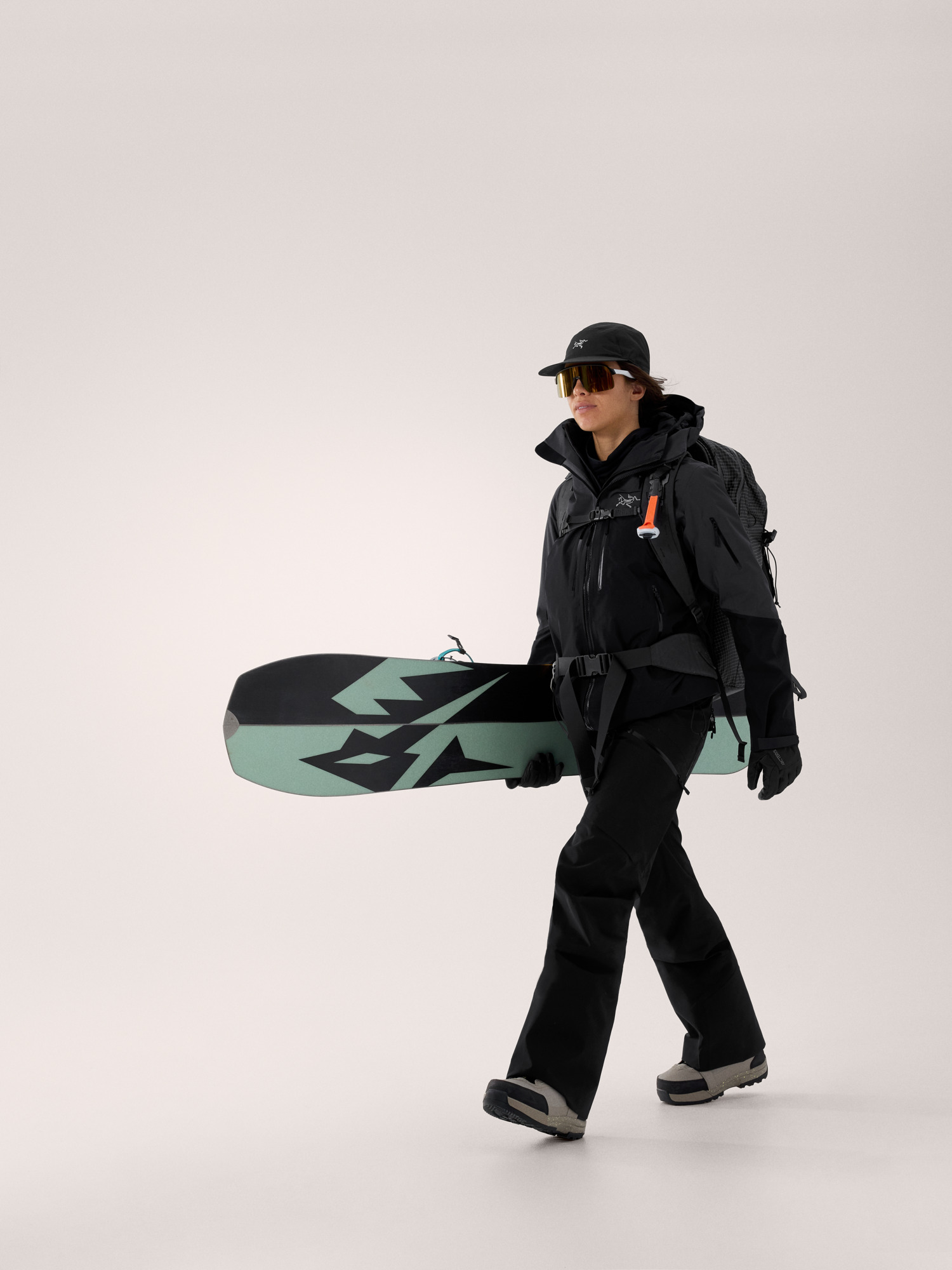 Rush Jacket Women's Graphite / Black Full Body