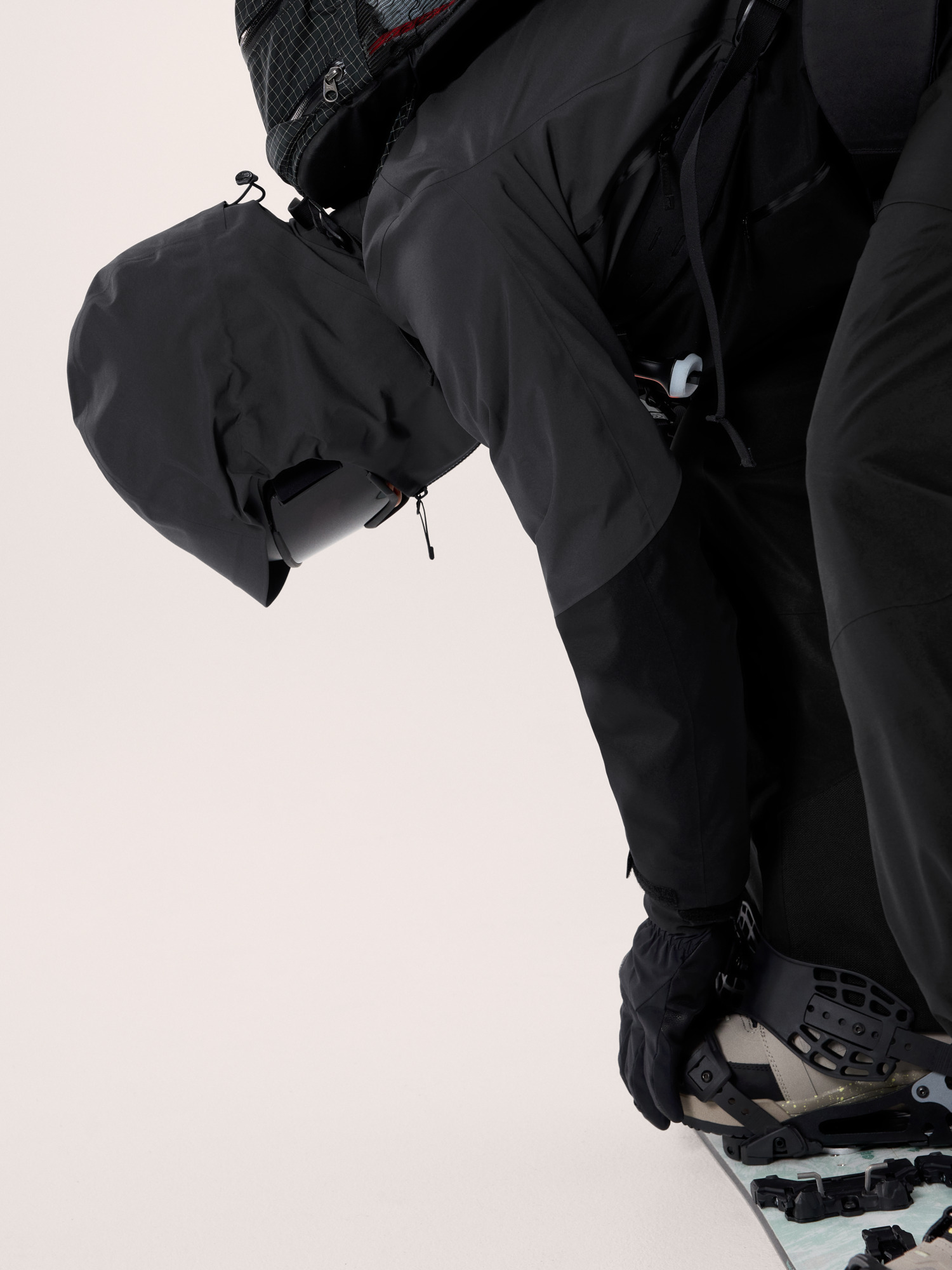 Rush Jacket Women's Graphite / Black Hood