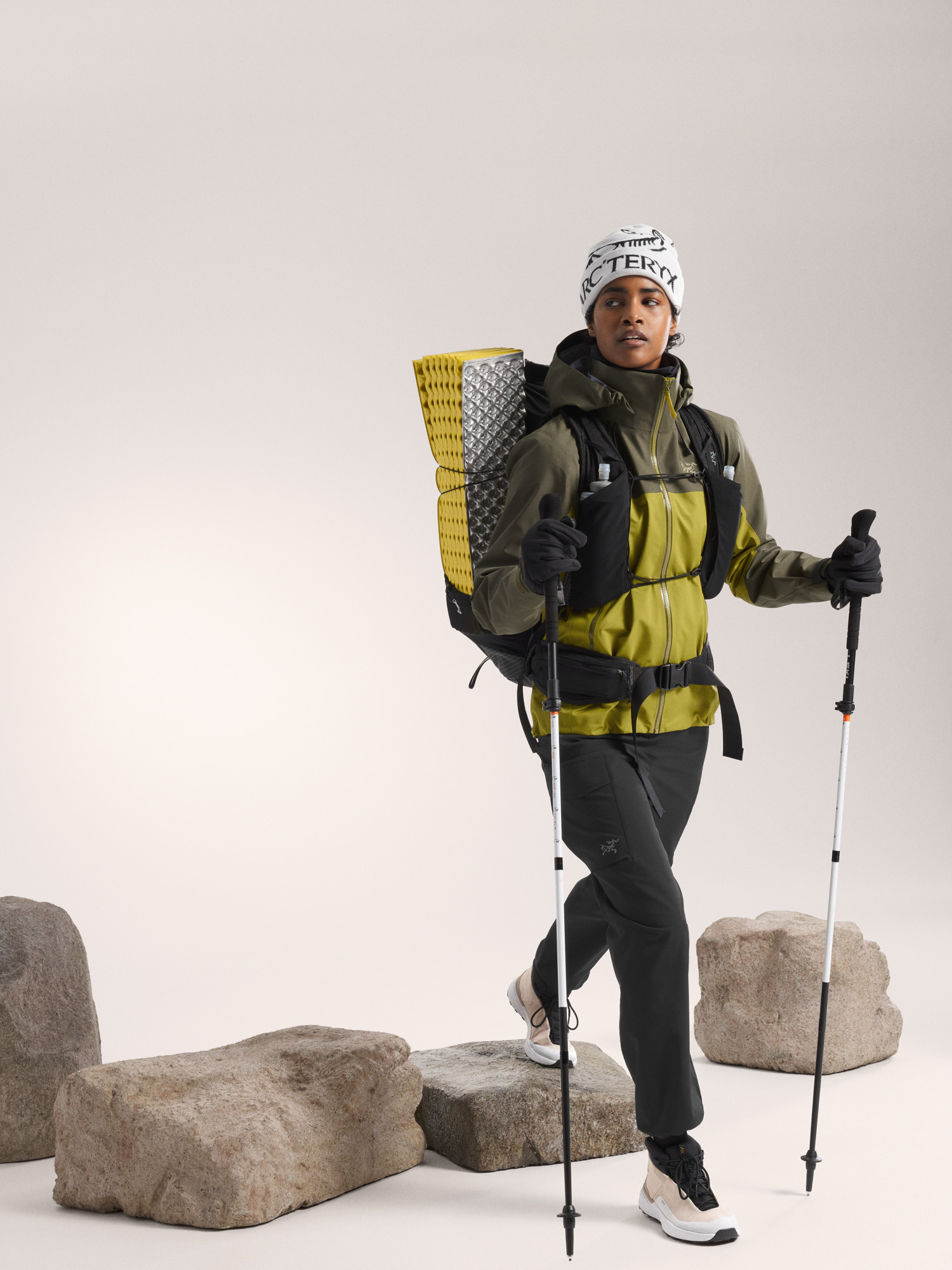 Beta AR Jacket Women's Tatsu / Olive Moss Full Body