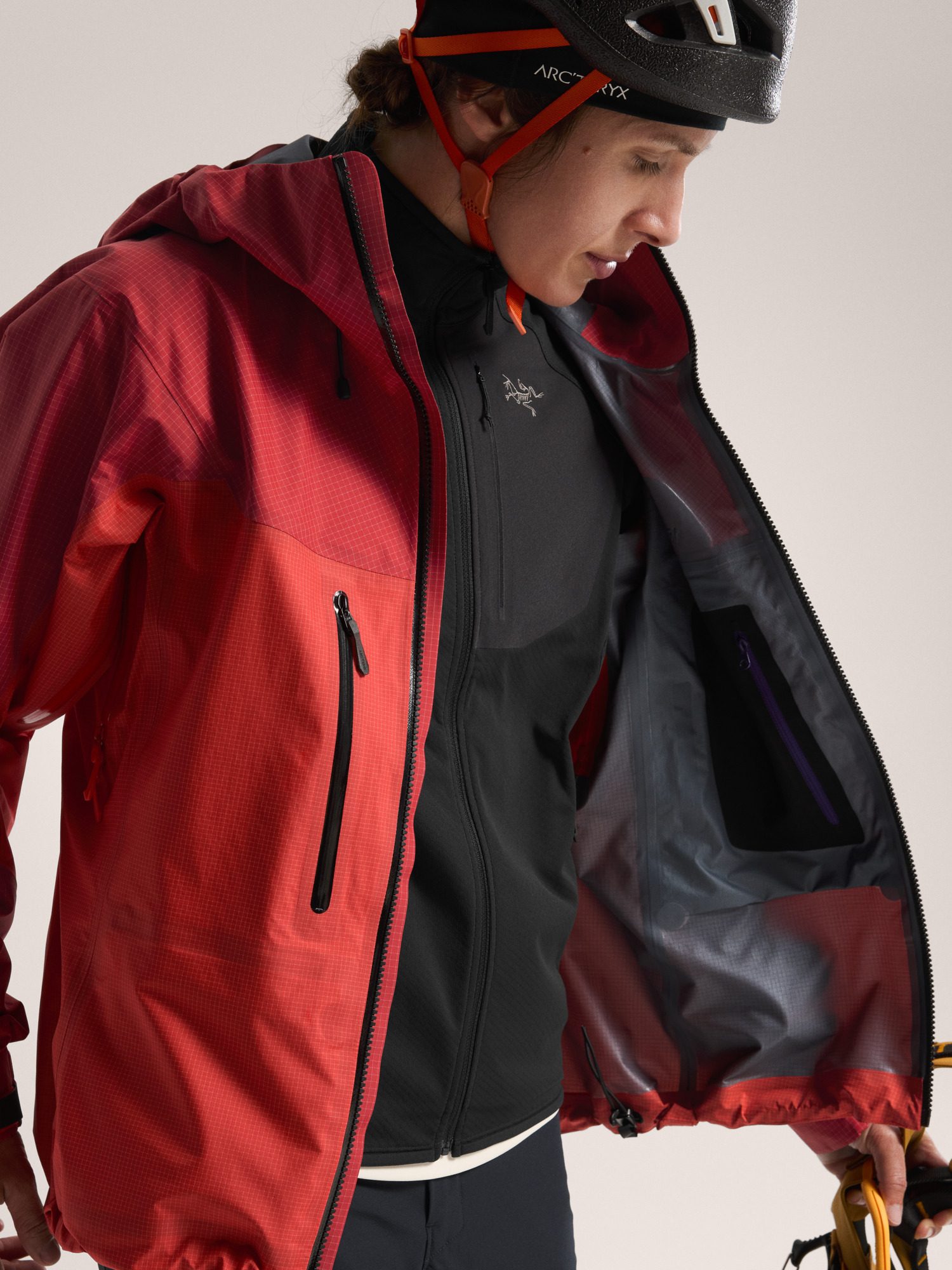 Alpha Jacket Women's Carmine / Dynasty Detail 1