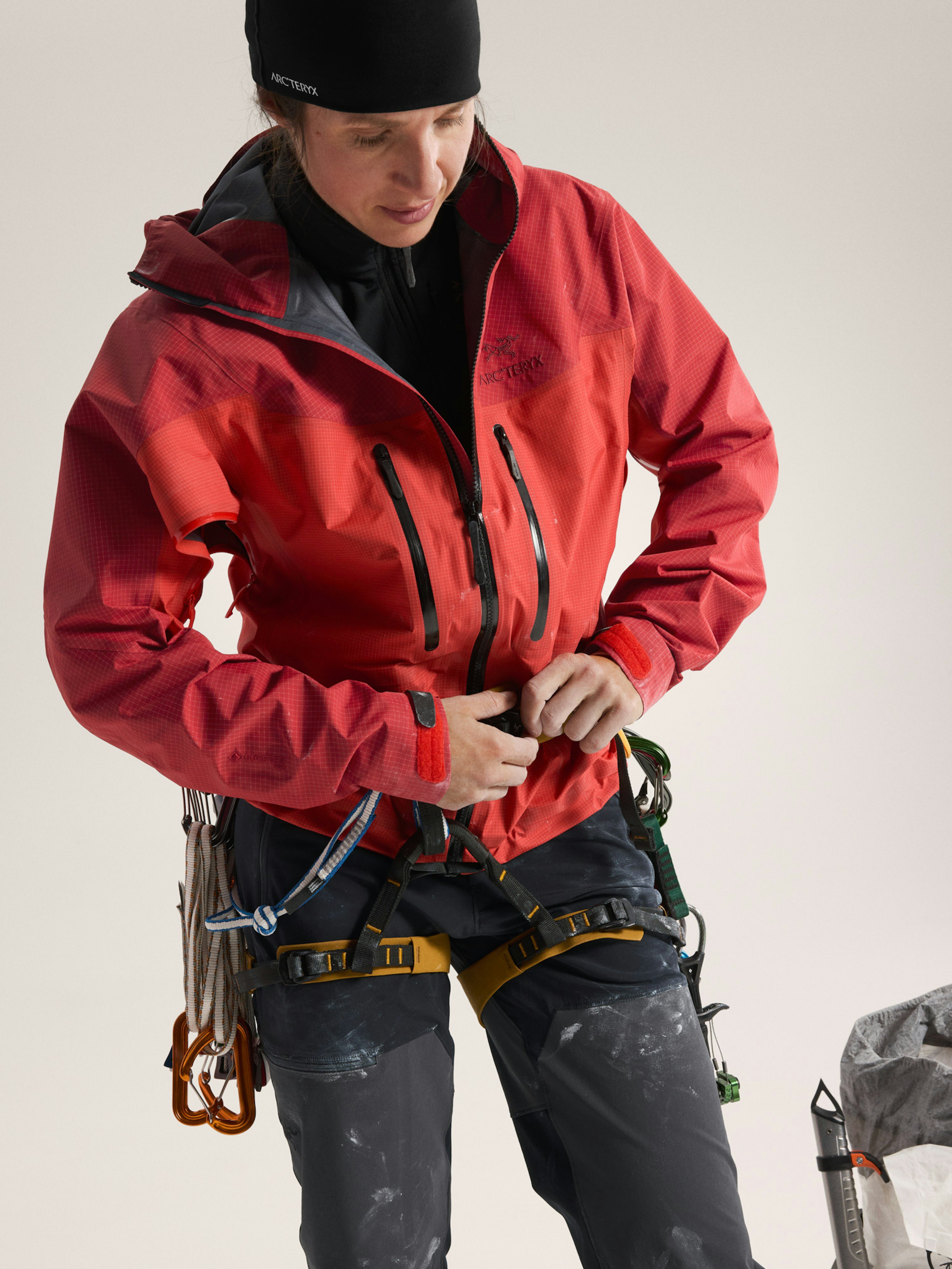 Alpha Jacket Women's Carmine / Dynasty Detail 2