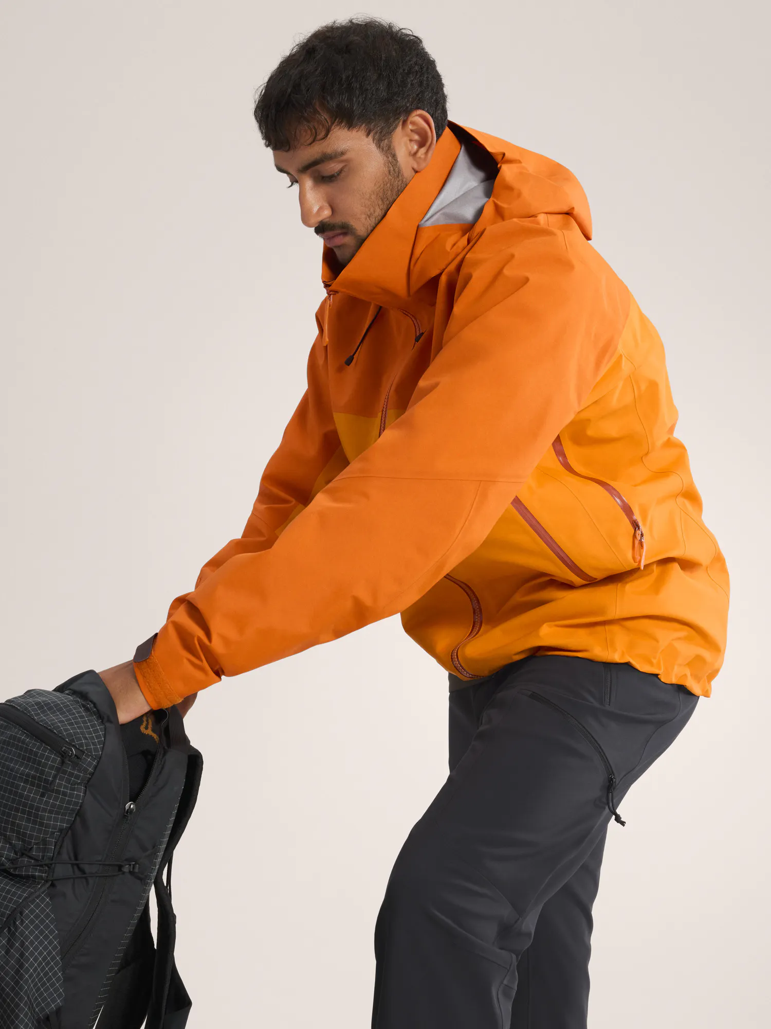 Arc'teryx Men's Beta AR Jacket - Copper Sky / Blaze