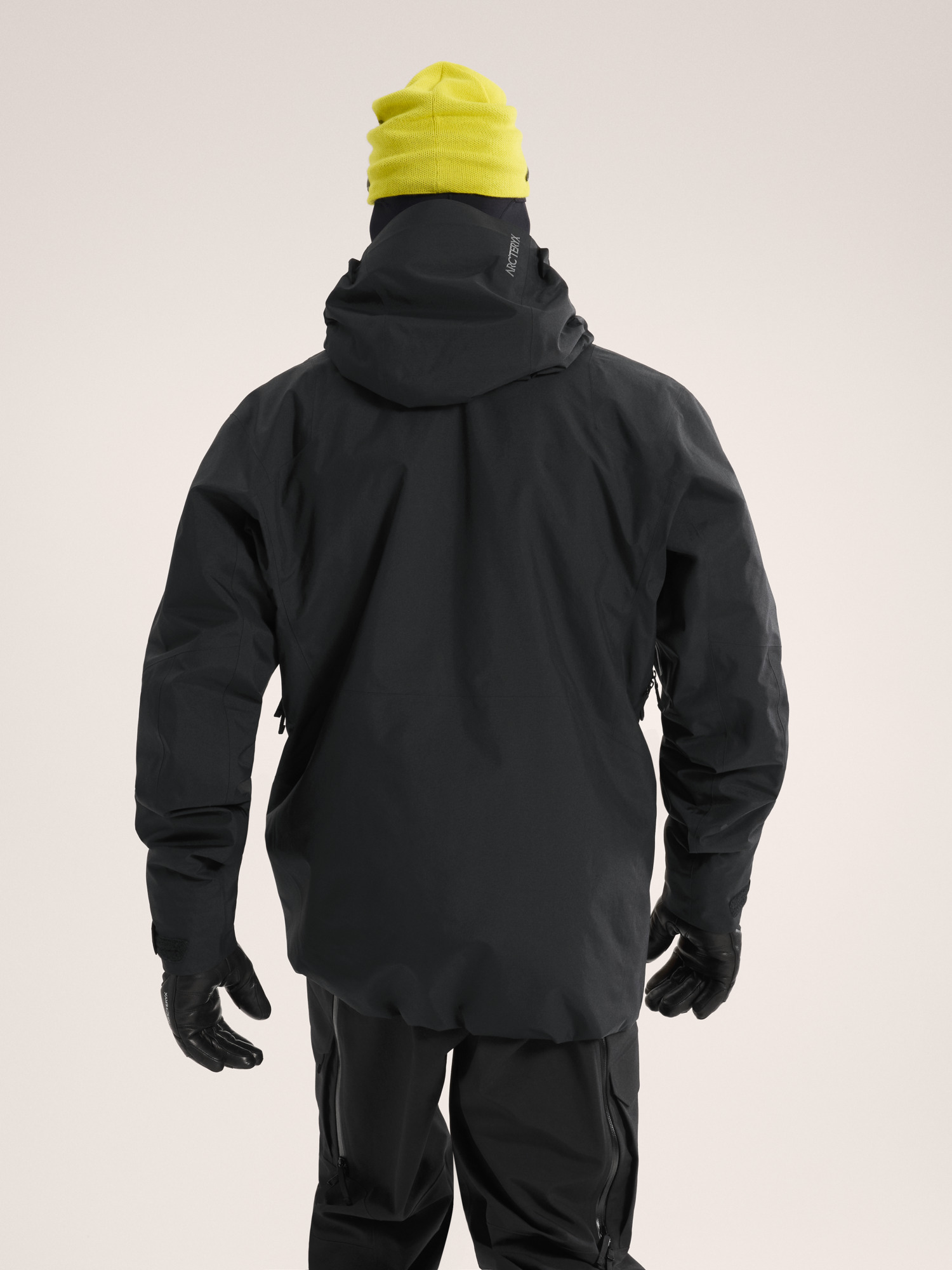 Sabre Insulated Jacket Black Back View