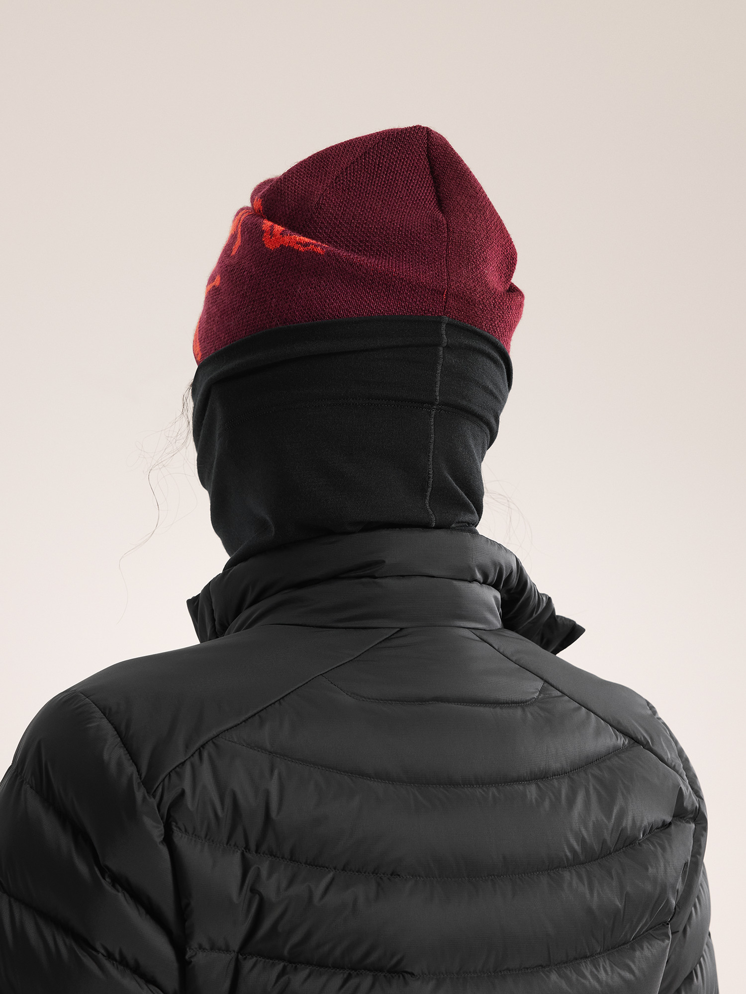 Satoro Merino Neck Gaiter Black / Arctic Silk Back View