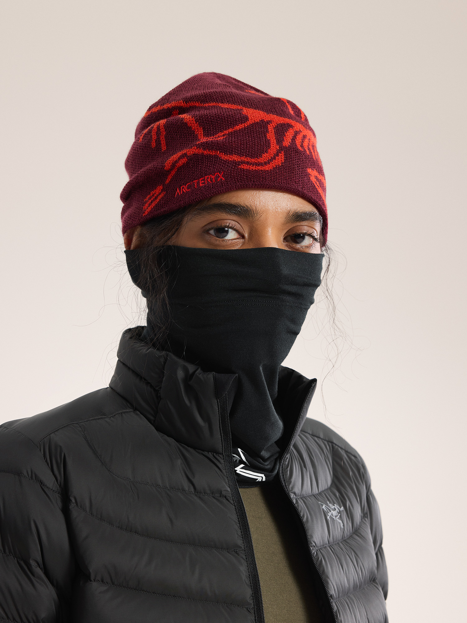 Satoro Merino Neck Gaiter Black / Arctic Silk Front View