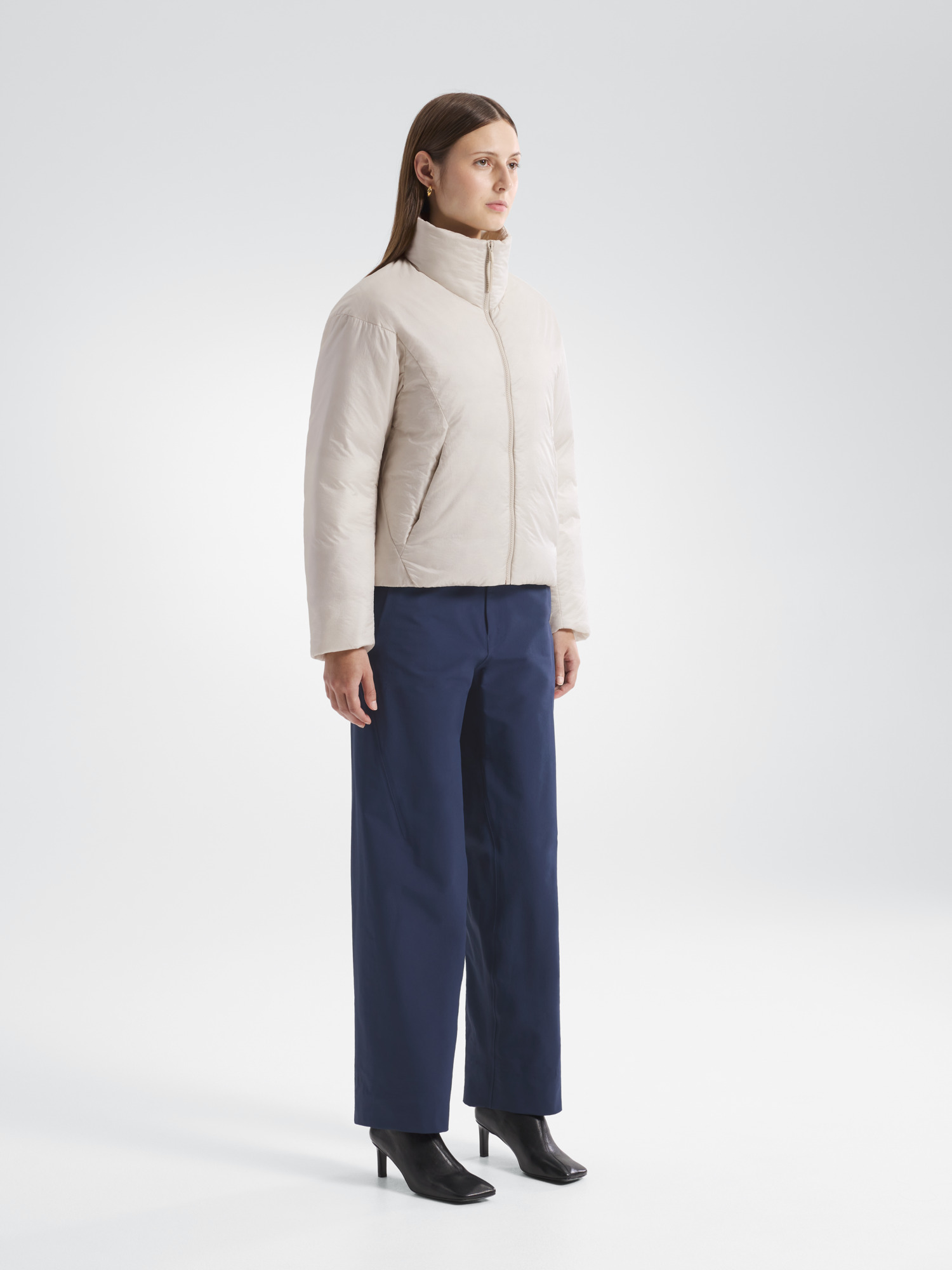 Conduit Down Jacket Women's Dark Cocoon 3 4 Front View