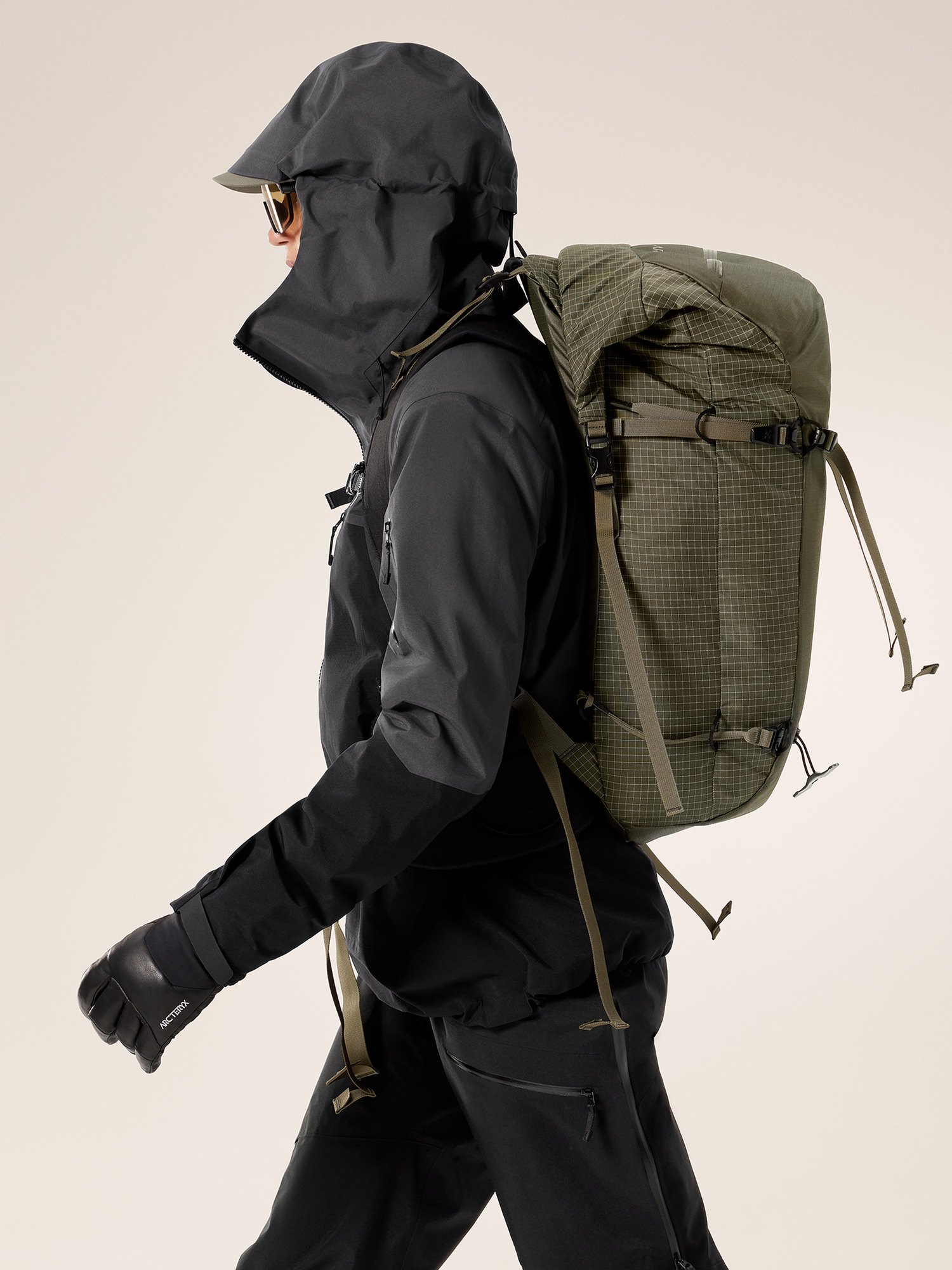 Micon 37 Backpack Tatsu Side View