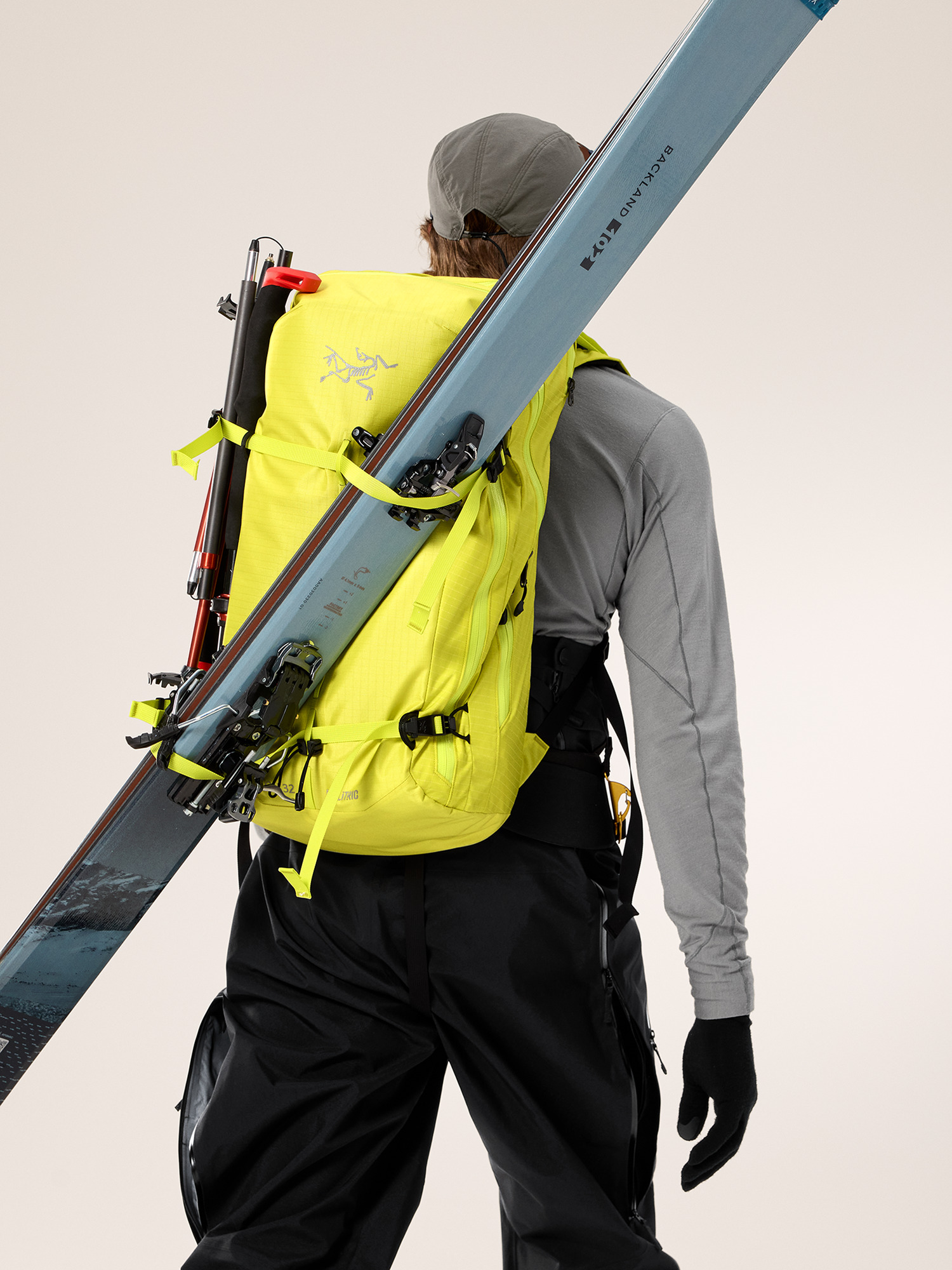 Micon LiTRIC 32 Backpack Euphoria Ski Carry Diagonal