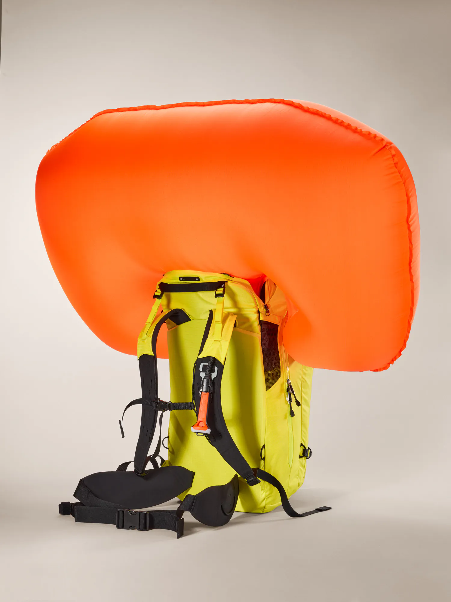 Micon LiTRIC™ 42 Avalanche Airbag | Arc'teryx Canada