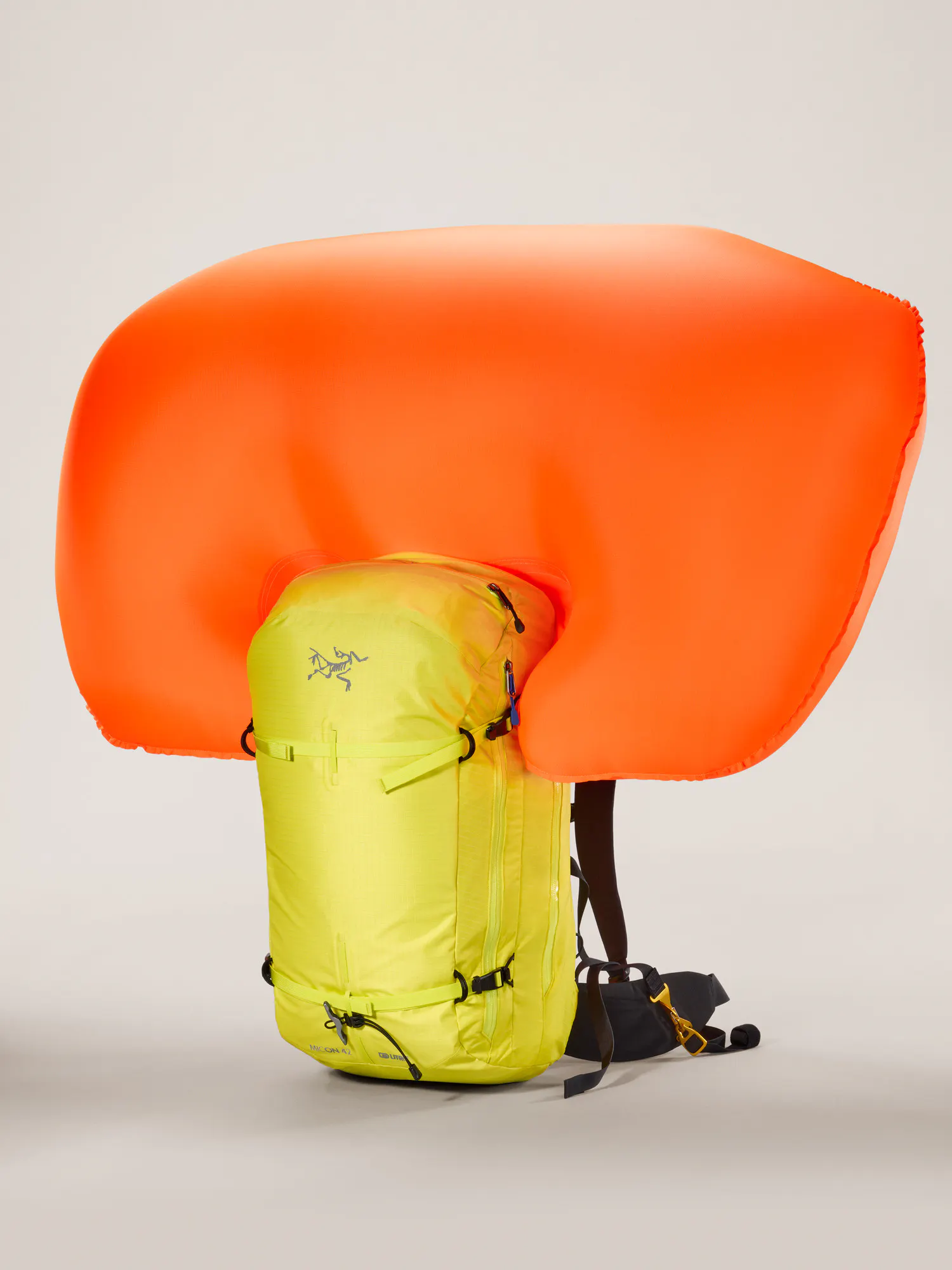 Micon LiTRIC™ 42 Avalanche Airbag | Arc'teryx Canada